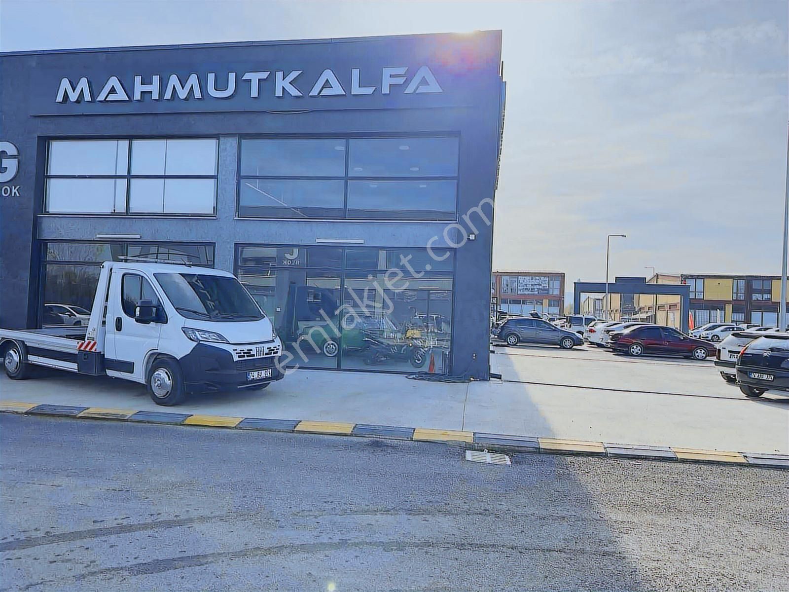 Merkez Galericiler Sitesi Giriş Köşe Ve 2 Cepheli Kiralık Dükkan - Görsel 19