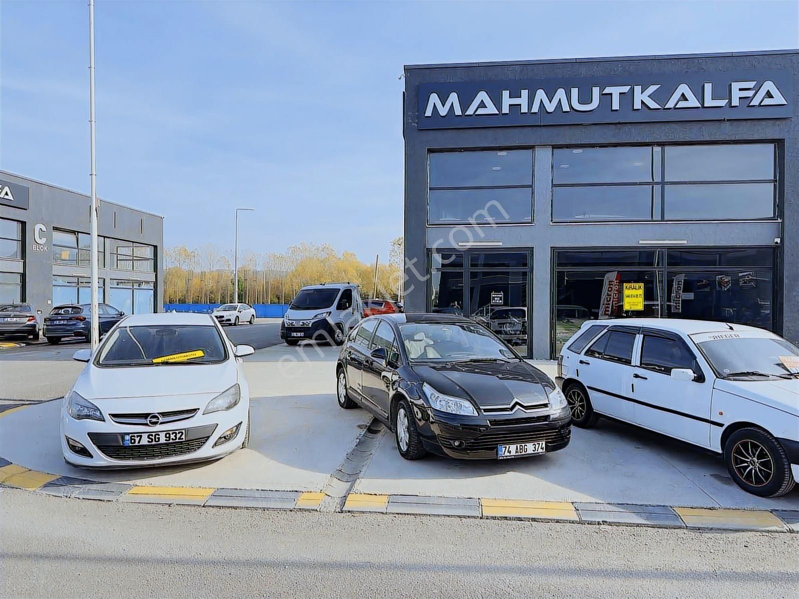 Merkez Galericiler Sitesi Giriş Köşe Ve 2 Cepheli Kiralık Dükkan - Görsel 22