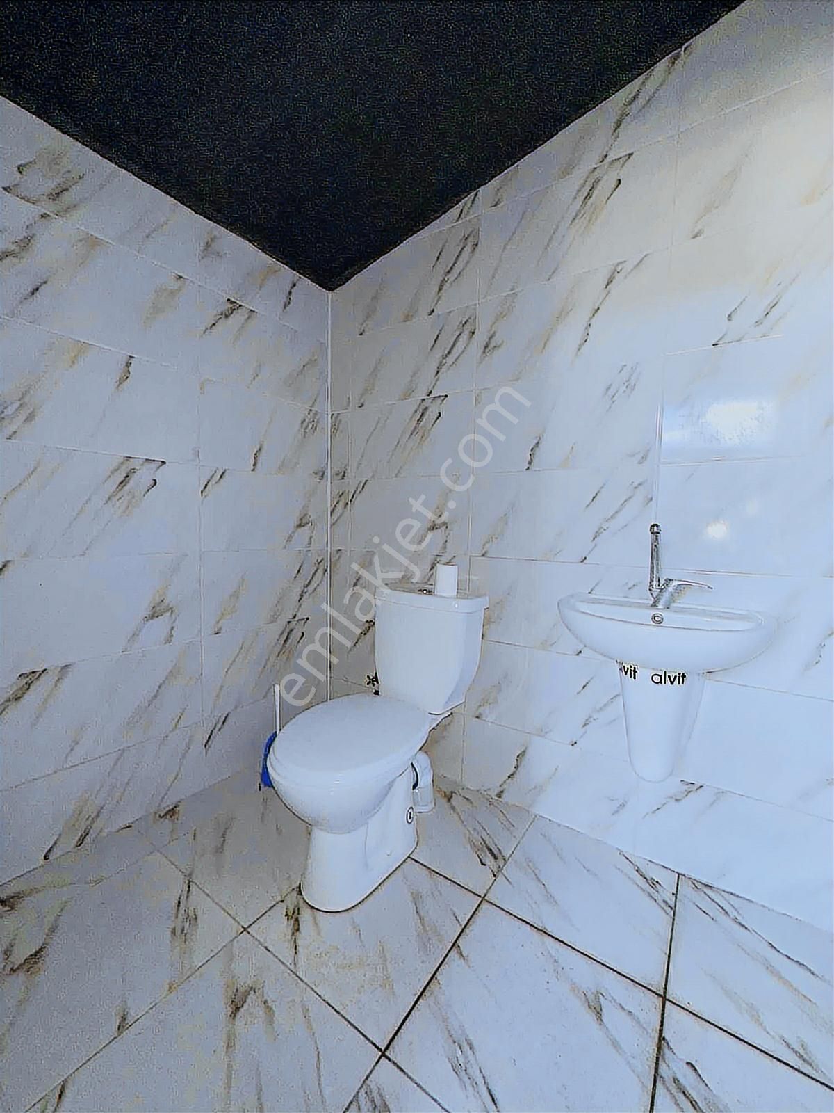 Merkez Galericiler Sitesi Giriş Köşe Ve 2 Cepheli Kiralık Dükkan - Görsel 27