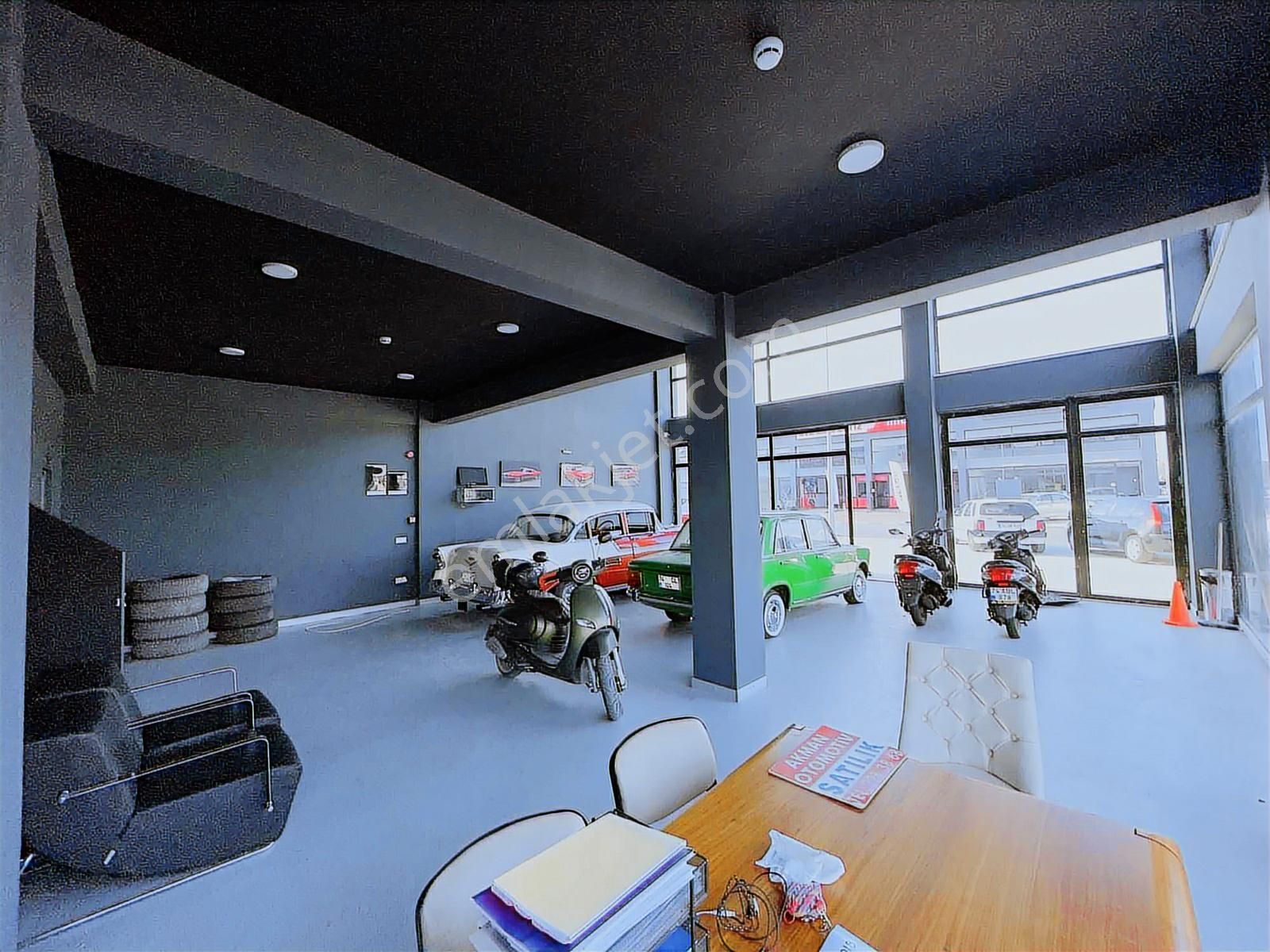 Merkez Galericiler Sitesi Giriş Köşe Ve 2 Cepheli Kiralık Dükkan - Görsel 10