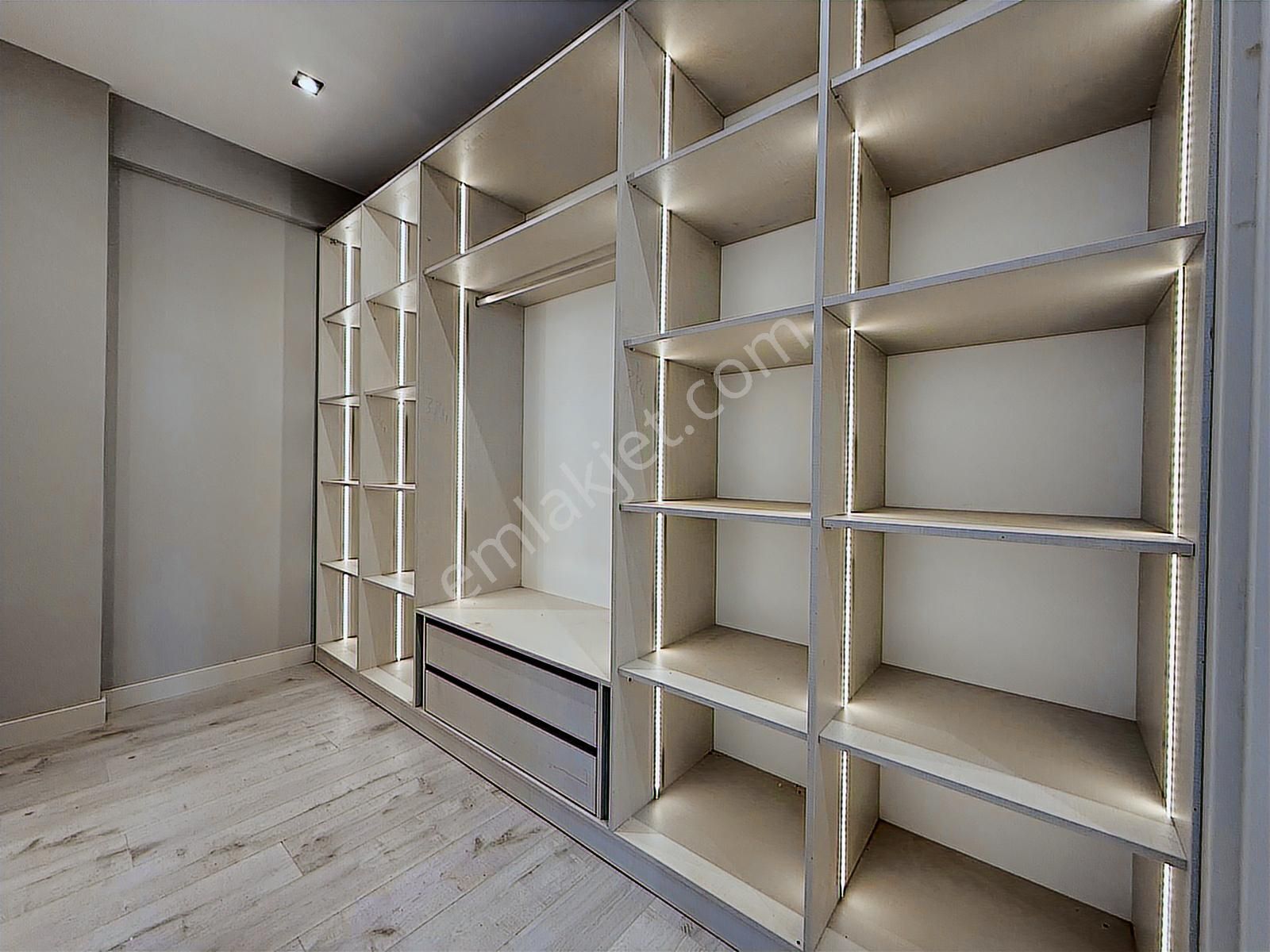 Hedef Emlaktan Karşıyakada Satılık Ultra Lüx 5+1 Villa - Görsel 31