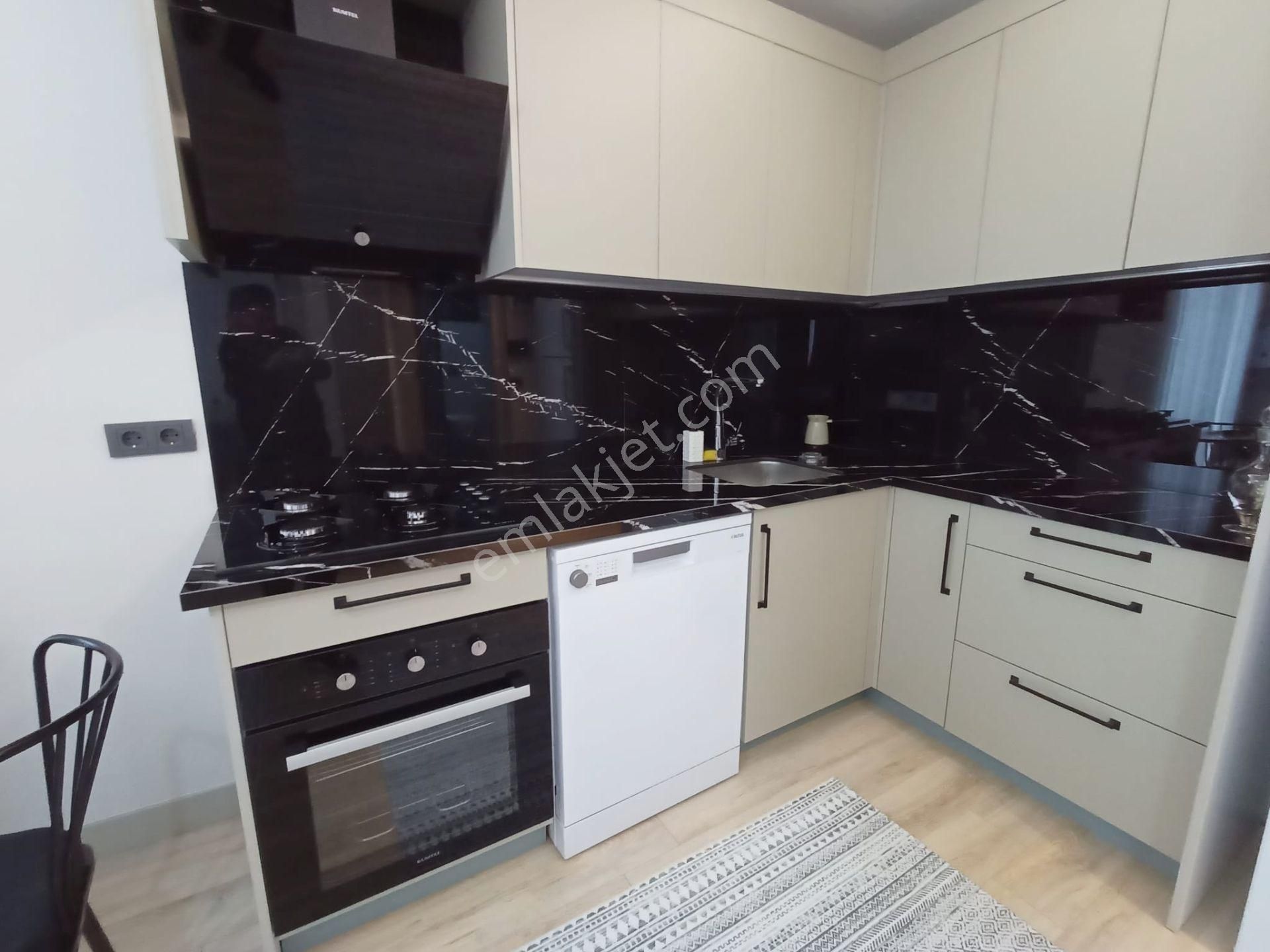 Aydınlar'da Yatay Mimari A Dan Z Ye Full Eşyalı Kiralık Sıfır Suit 1+1 Daire - Görsel 2