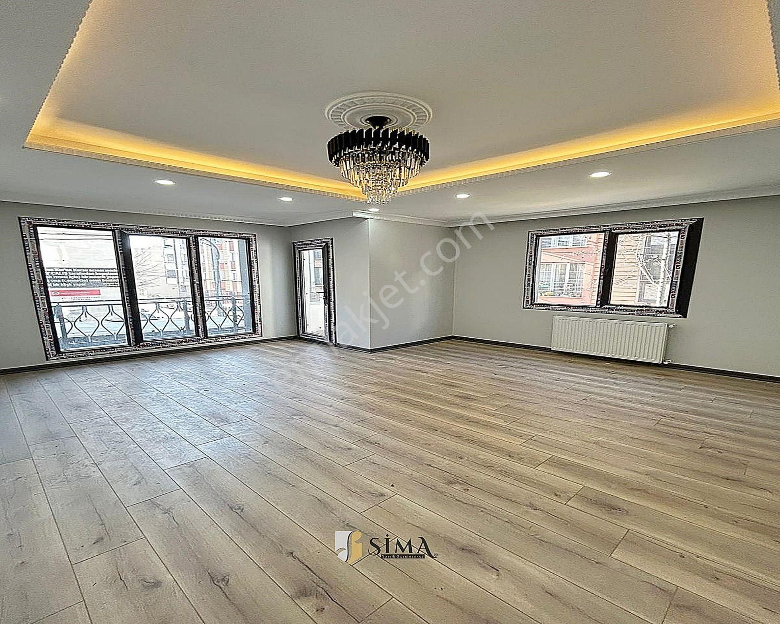 Meydana Yakın Geniş Ailelere Uygun 3+1 Çift Balkonlu Daire