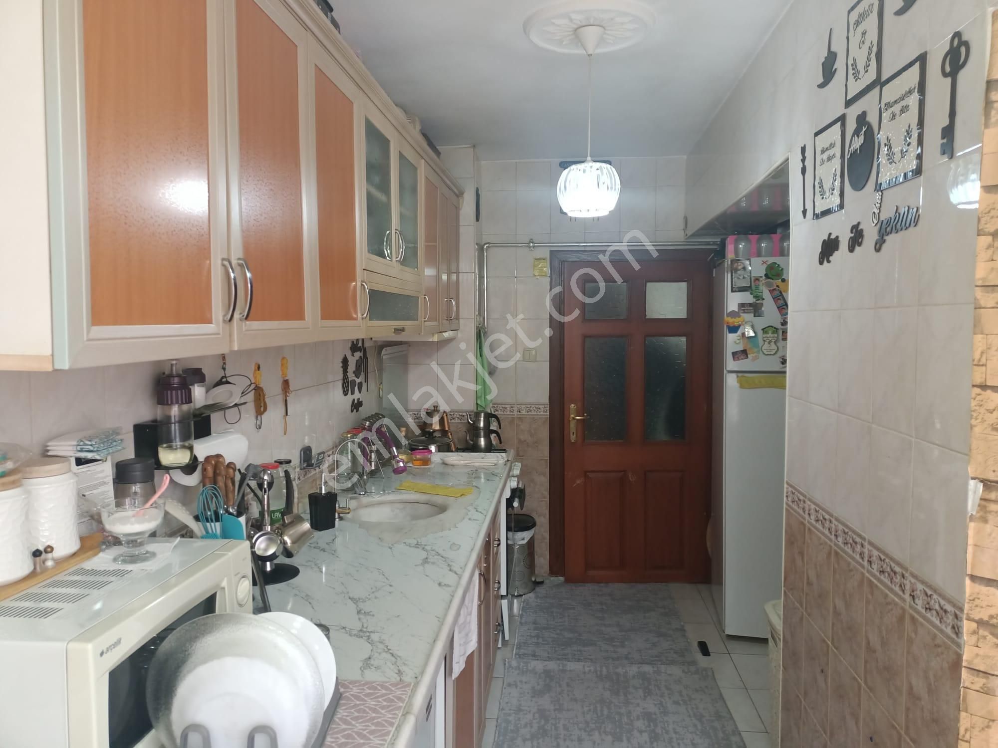 Vatan'da Bağlarbaşında 3.kat Konumunda 2+1 Manzaralı Yapılı Kelepir Daire Kaçmaz!! - Görsel 12