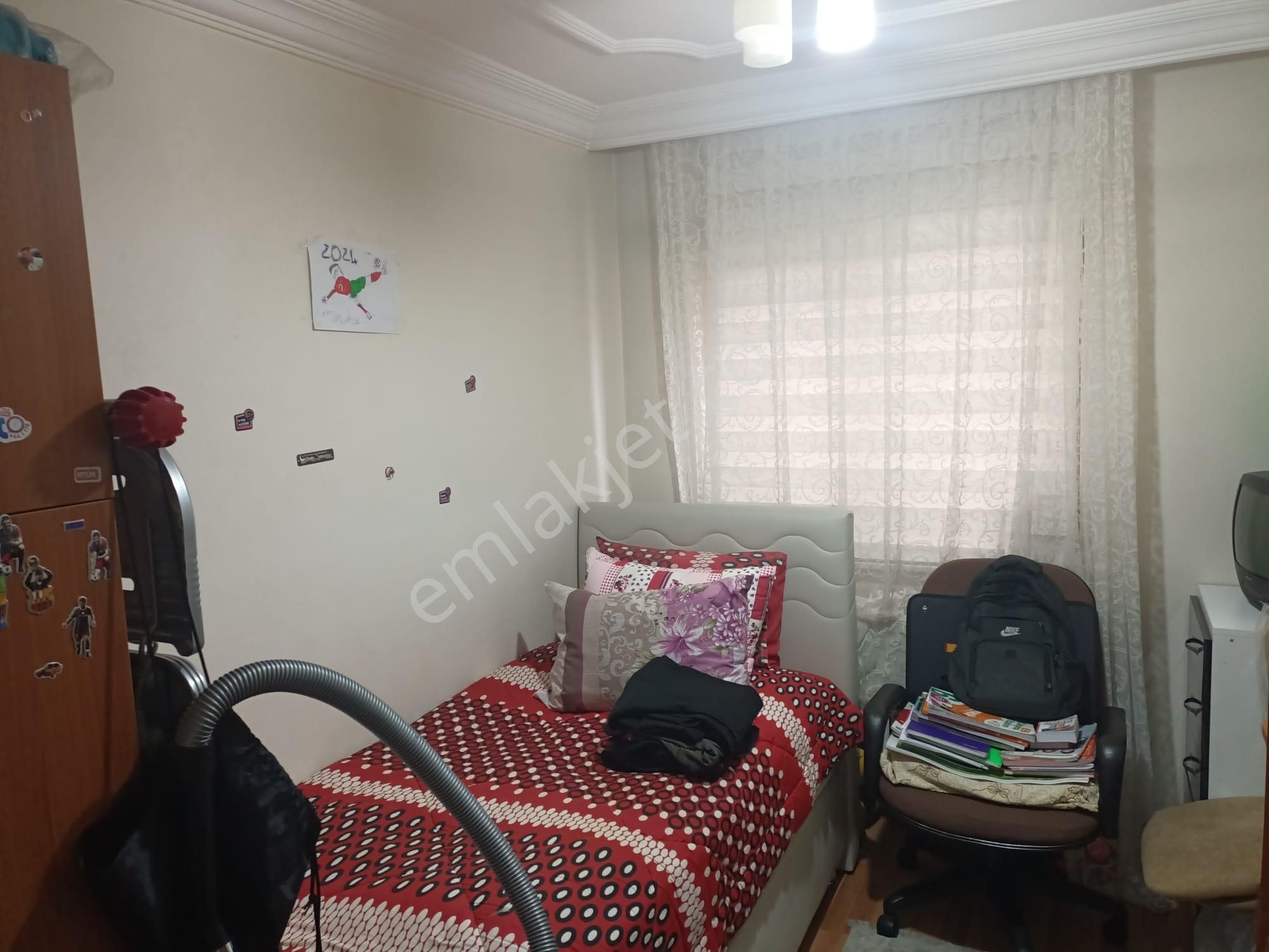 Vatan'da Bağlarbaşında 3.kat Konumunda 2+1 Manzaralı Yapılı Kelepir Daire Kaçmaz!! - Görsel 3