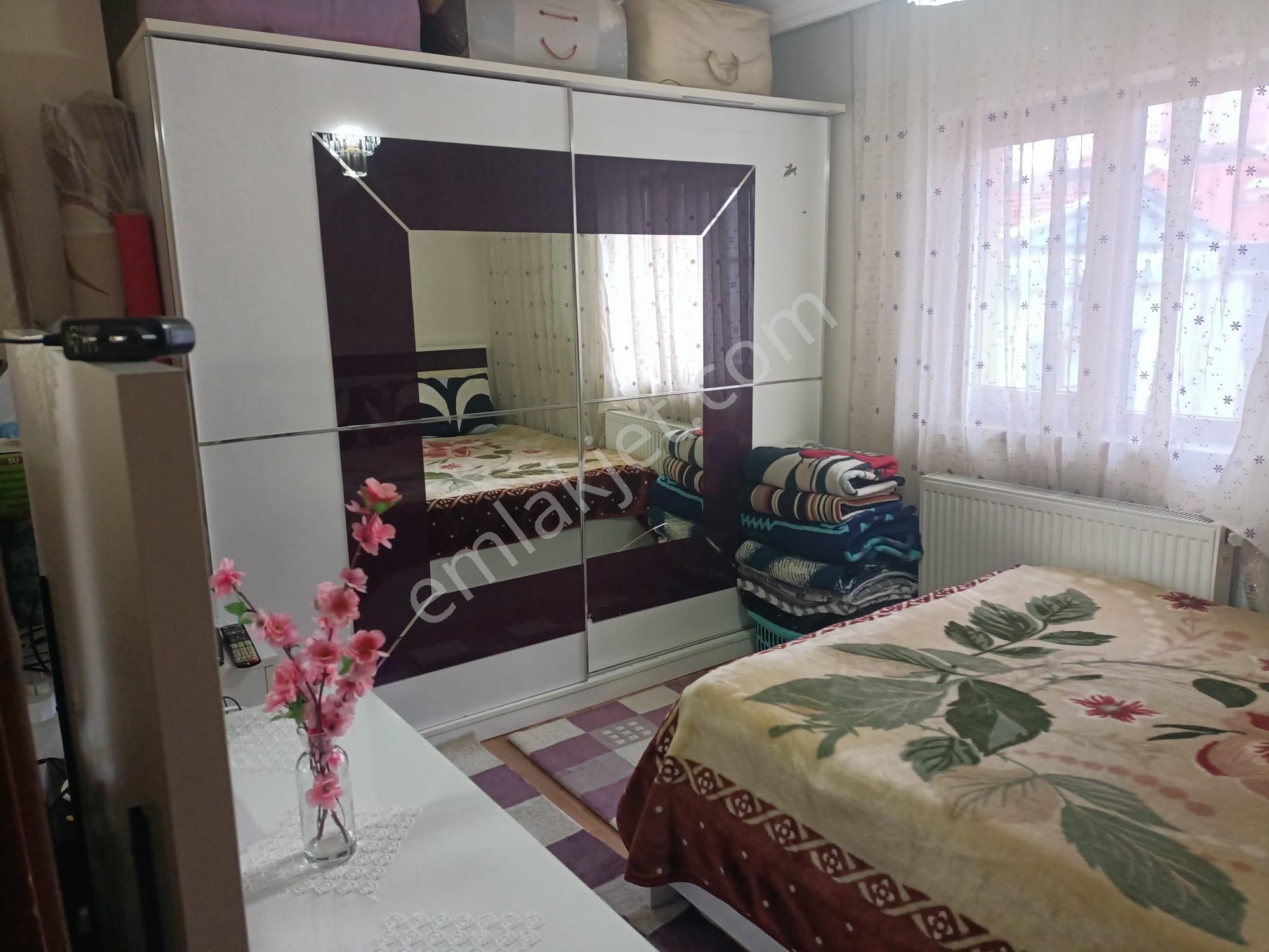 Vatan'da Bağlarbaşında 3.kat Konumunda 2+1 Manzaralı Yapılı Kelepir Daire Kaçmaz!! - Görsel 24