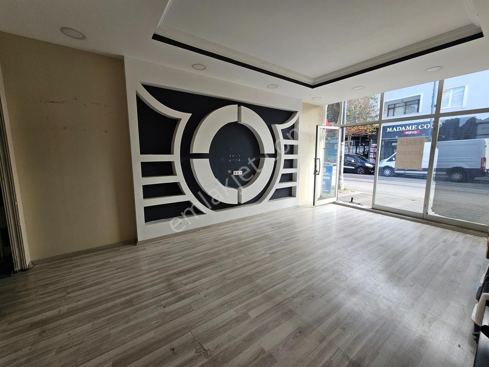 Yavuztük Mahallesinde 30 M2 Cadde Üzerinde Kiralık Dükkan - Görsel 12