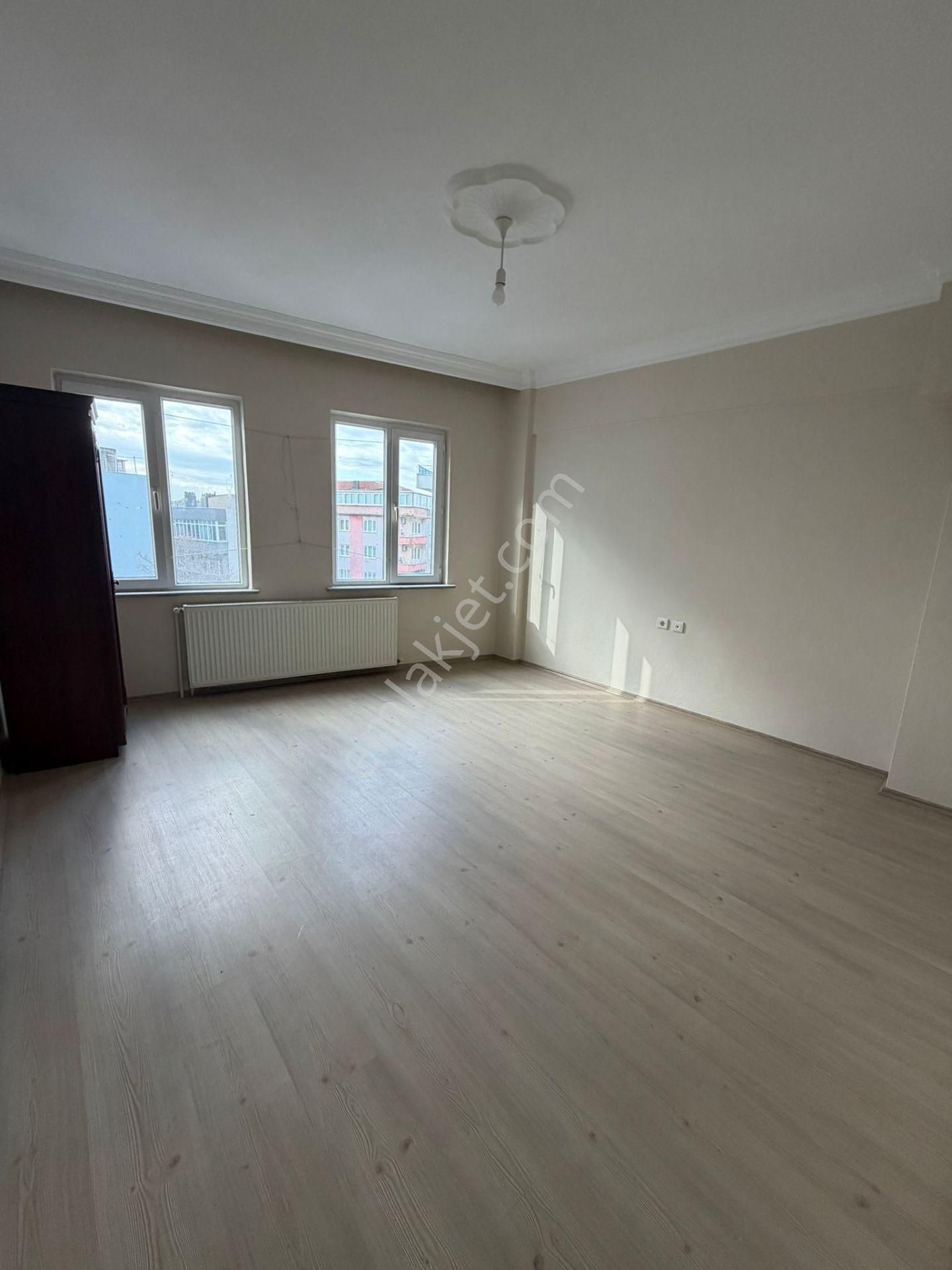 Bandırma İhsaniye Mahallesinde Satılık 2+1 Daire