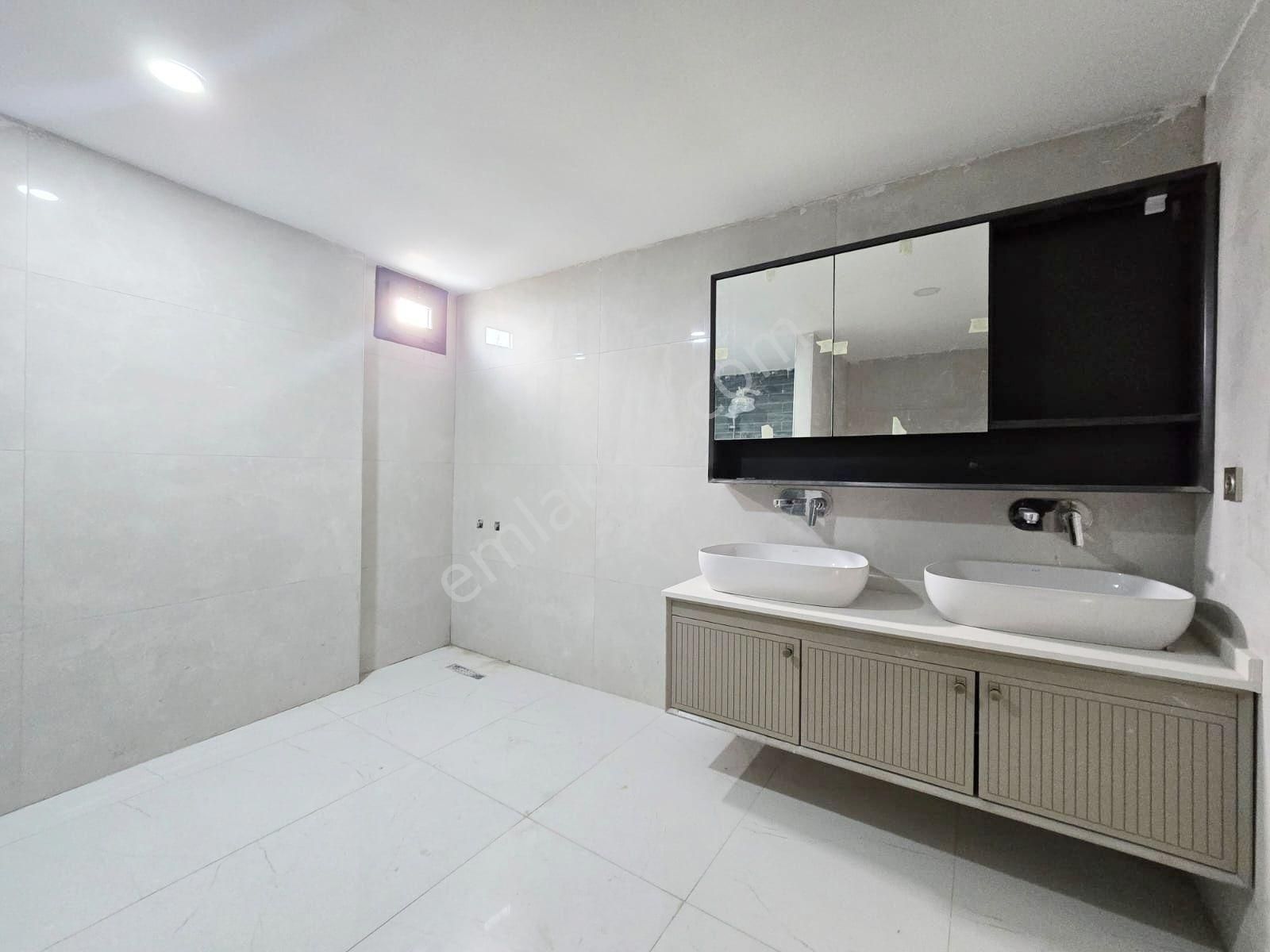 Sosyal Aktiviteli Site İçi K.mutfaklı Akıllı Ev Sistemli Göl Manzaralı Dublex Daire - Görsel 24