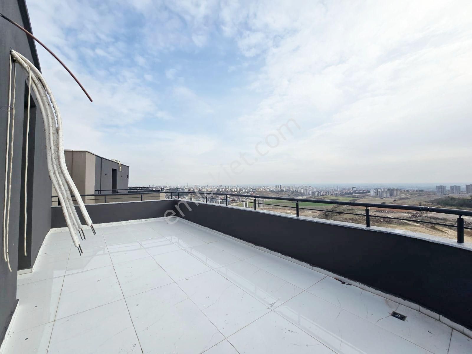 Sosyal Aktiviteli Site İçi K.mutfaklı Akıllı Ev Sistemli Göl Manzaralı Dublex Daire - Görsel 27