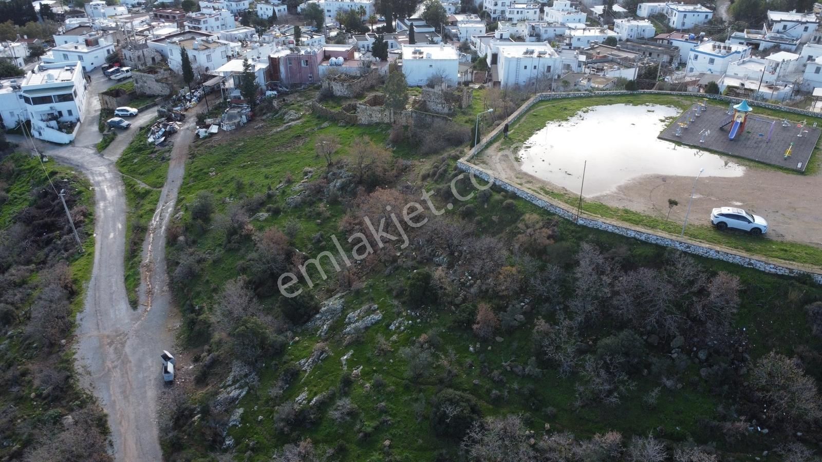 İçinde Tescilli Bina Bulunan 132 M2 Arsa - Görsel 17