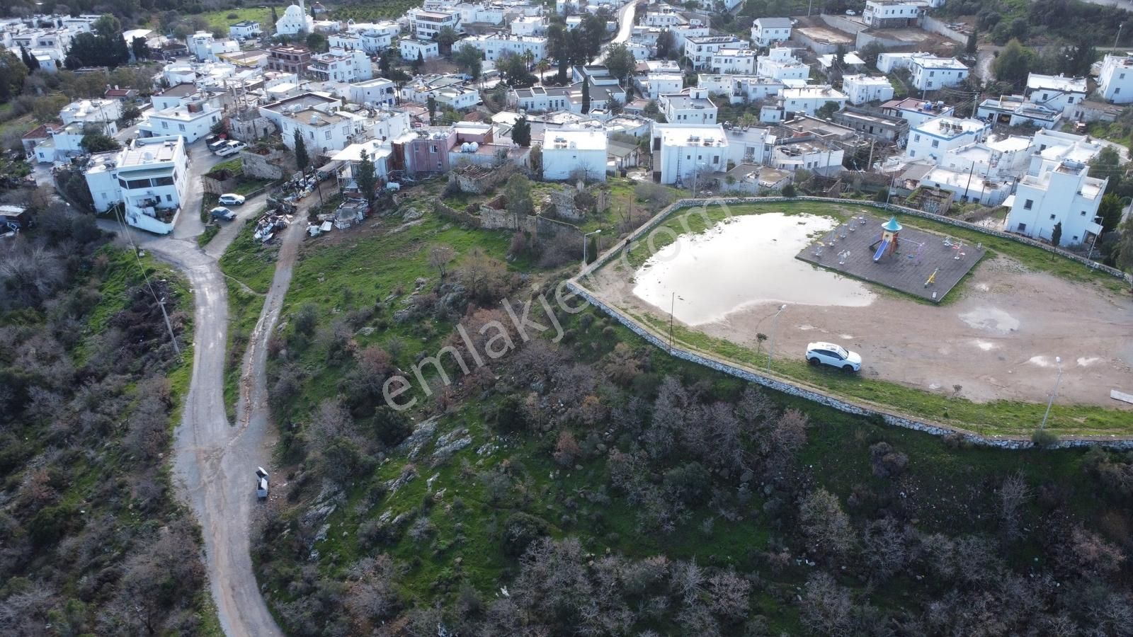 İçinde Tescilli Bina Bulunan 132 M2 Arsa - Görsel 15