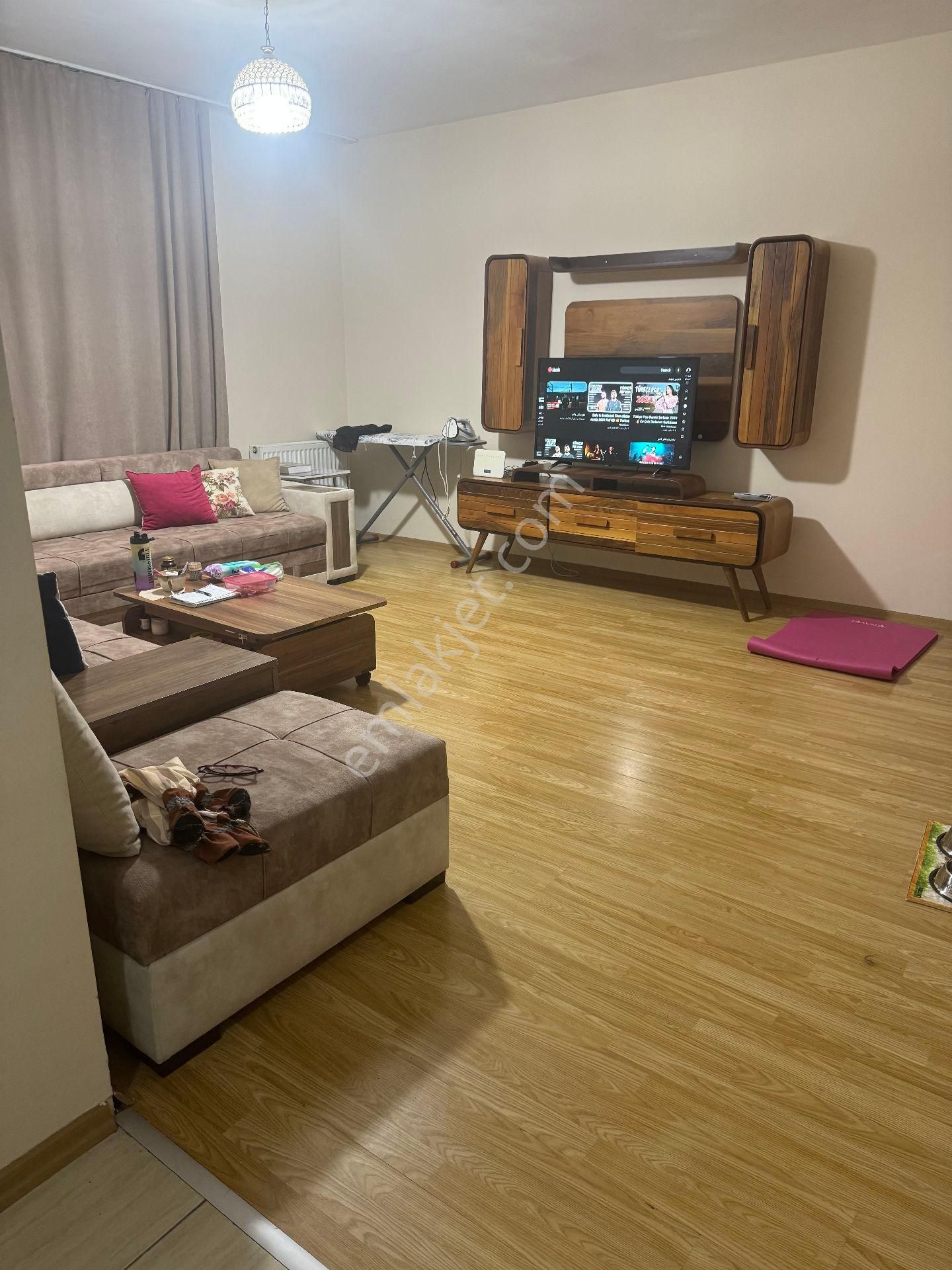 Satılık Acıl 2+1 Site İçinde Temiz Acıl Acıl ,emlak Aramasın.