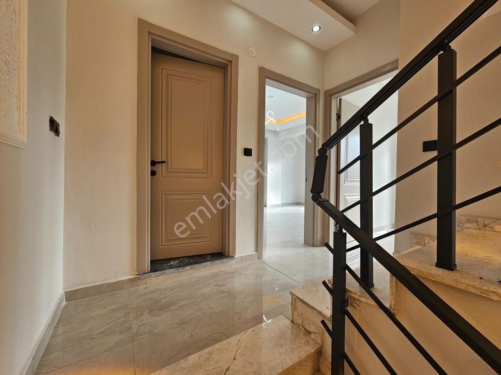 Deniz'den 4+1 Merkezi Konumda , Müstakil Havuzlu Lüks Villa - Görsel 33