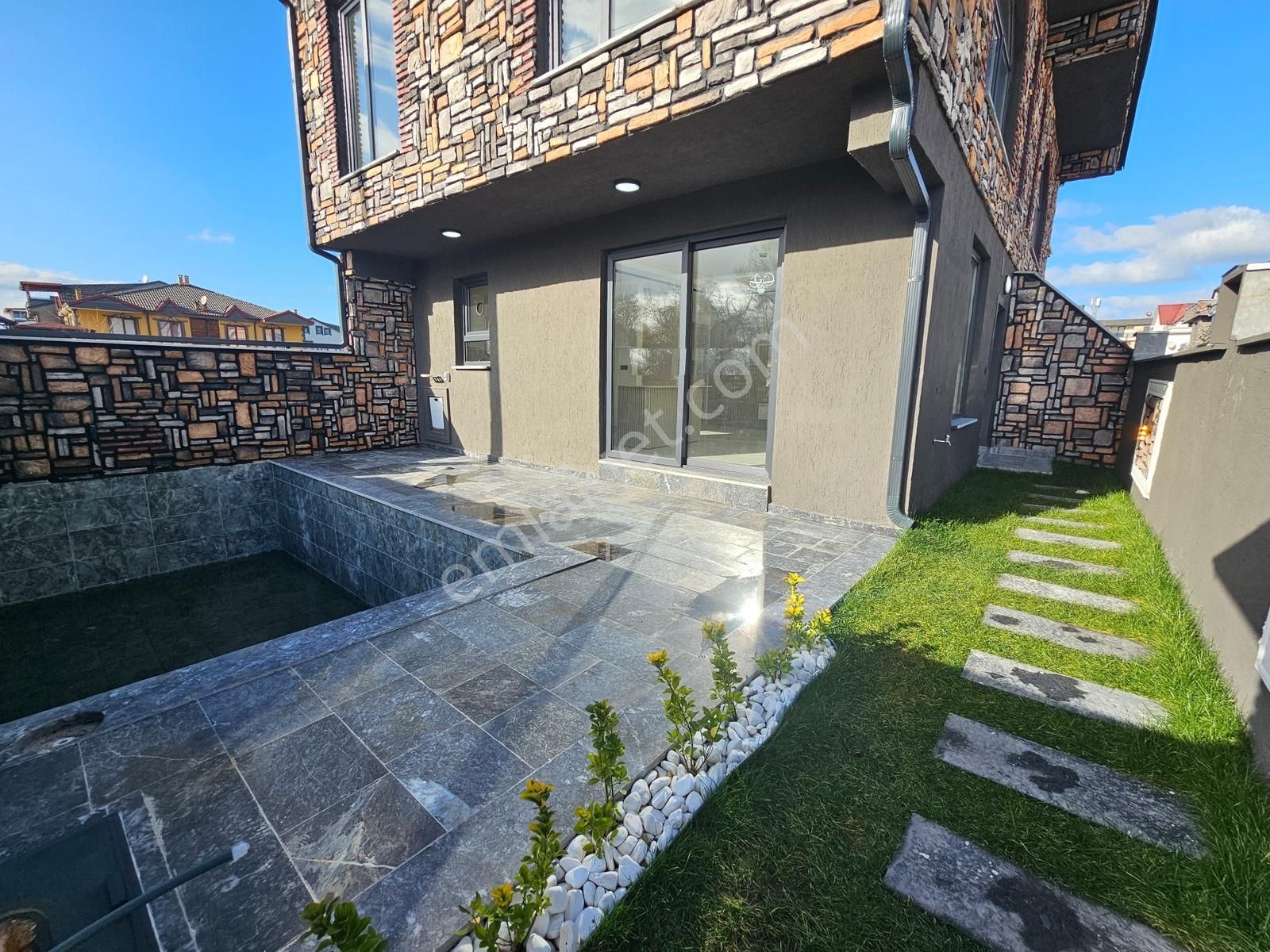 Deniz'den 4+1 Merkezi Konumda , Müstakil Havuzlu Lüks Villa - Görsel 26