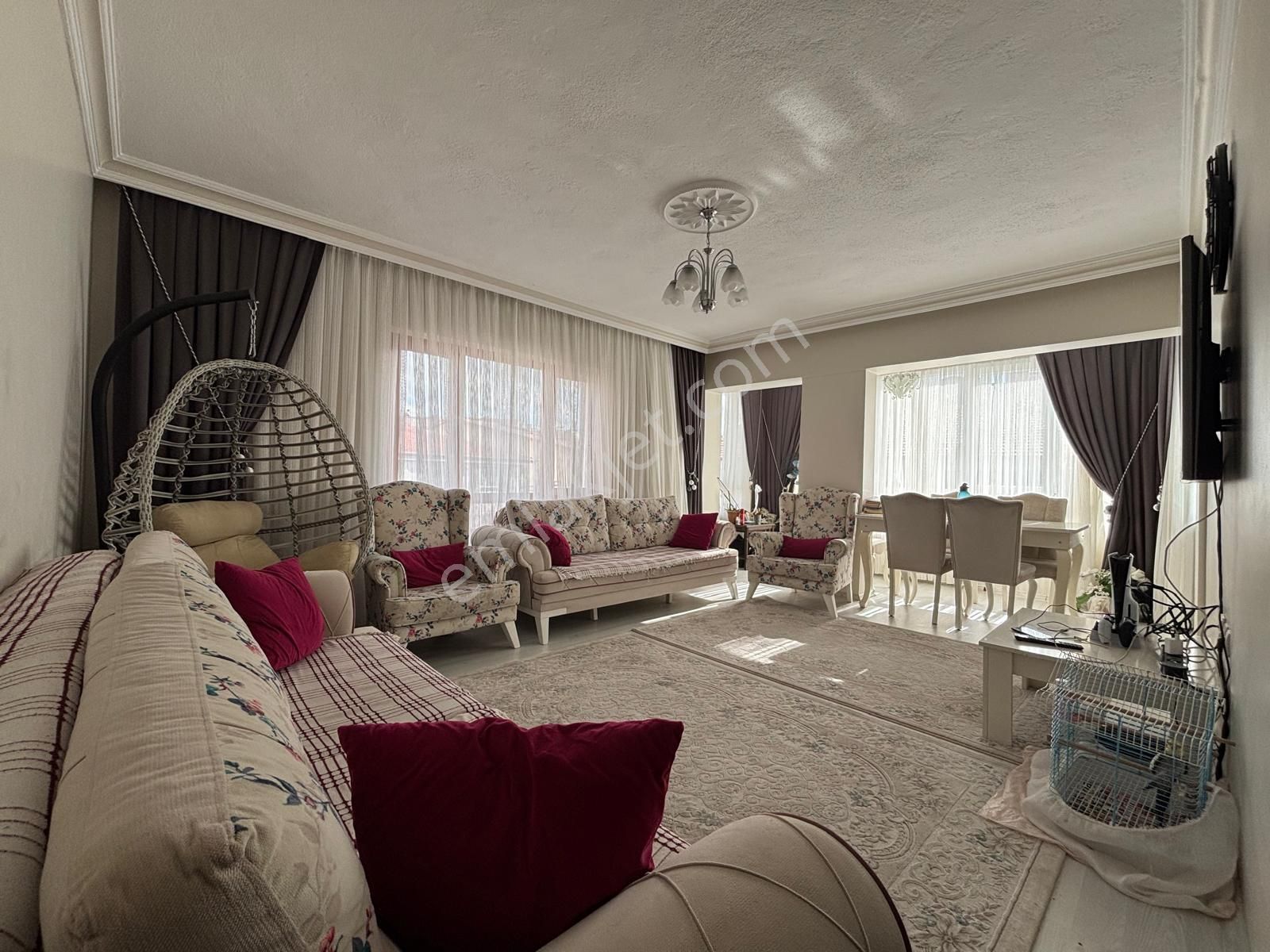 Kalecik Emlak'tan Fatih Mahallesinde 3+1 3.katta Güney Cepheli