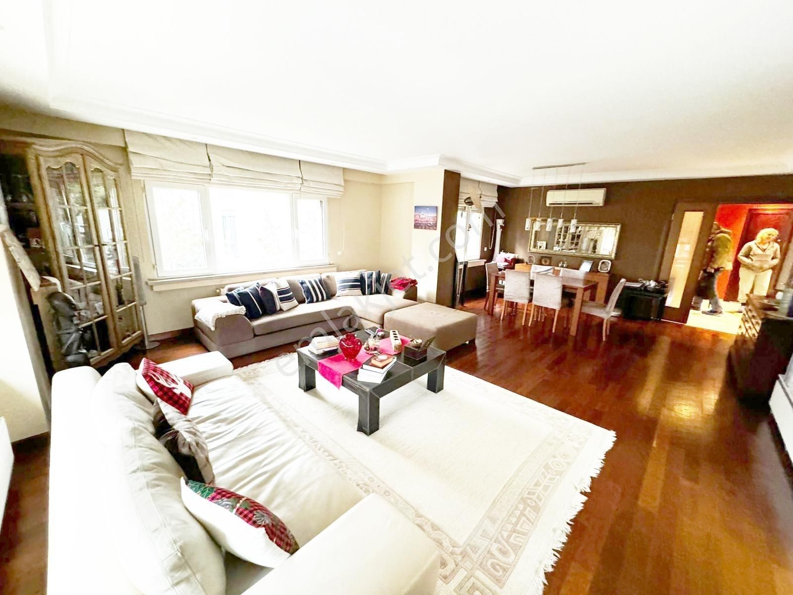 Utkudan Fenerbahçede Site Özellikli Binada Satılık Katta Tek 4+1 - Görsel 12