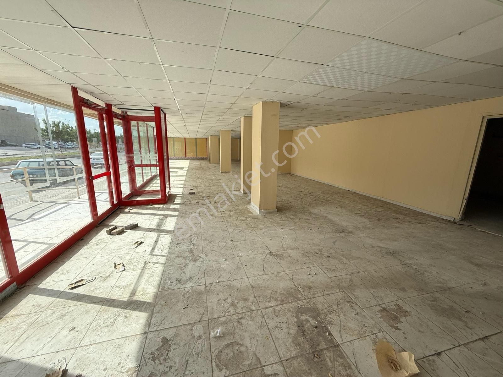 Yaşarsoy Gyo'dan Ahmet Yevesi'de Köşebaşı 600mt Satılık Dükkan - Görsel 6