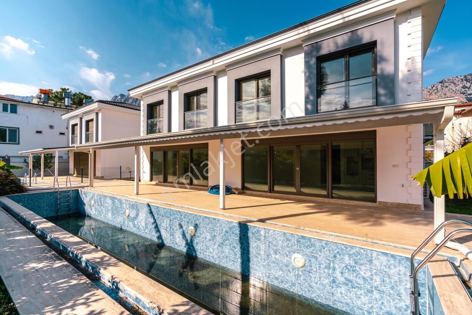 Göynük'te Müstakil Havuzlu, 484 M² Arsa İçinde, 230 M² Villa - Görsel 5