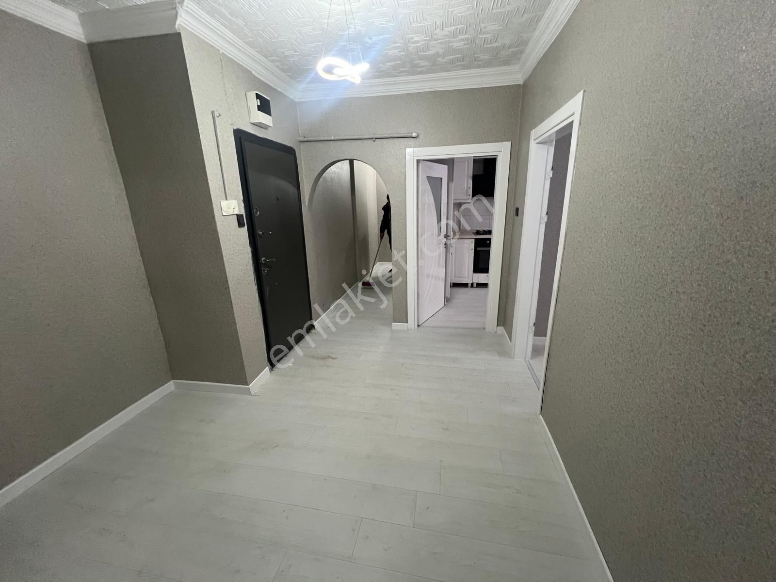 Vatan'da Dutluk Göbeğe Yakın Cepheleri Açık Full Lüx Yapılı 2+1 Bağımsız Fırsat Daire - Görsel 17