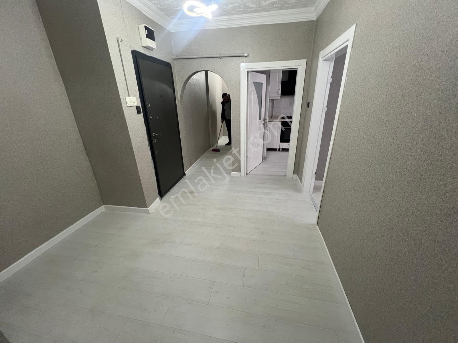 Vatan'da Dutluk Göbeğe Yakın Cepheleri Açık Full Lüx Yapılı 2+1 Bağımsız Fırsat Daire - Görsel 14