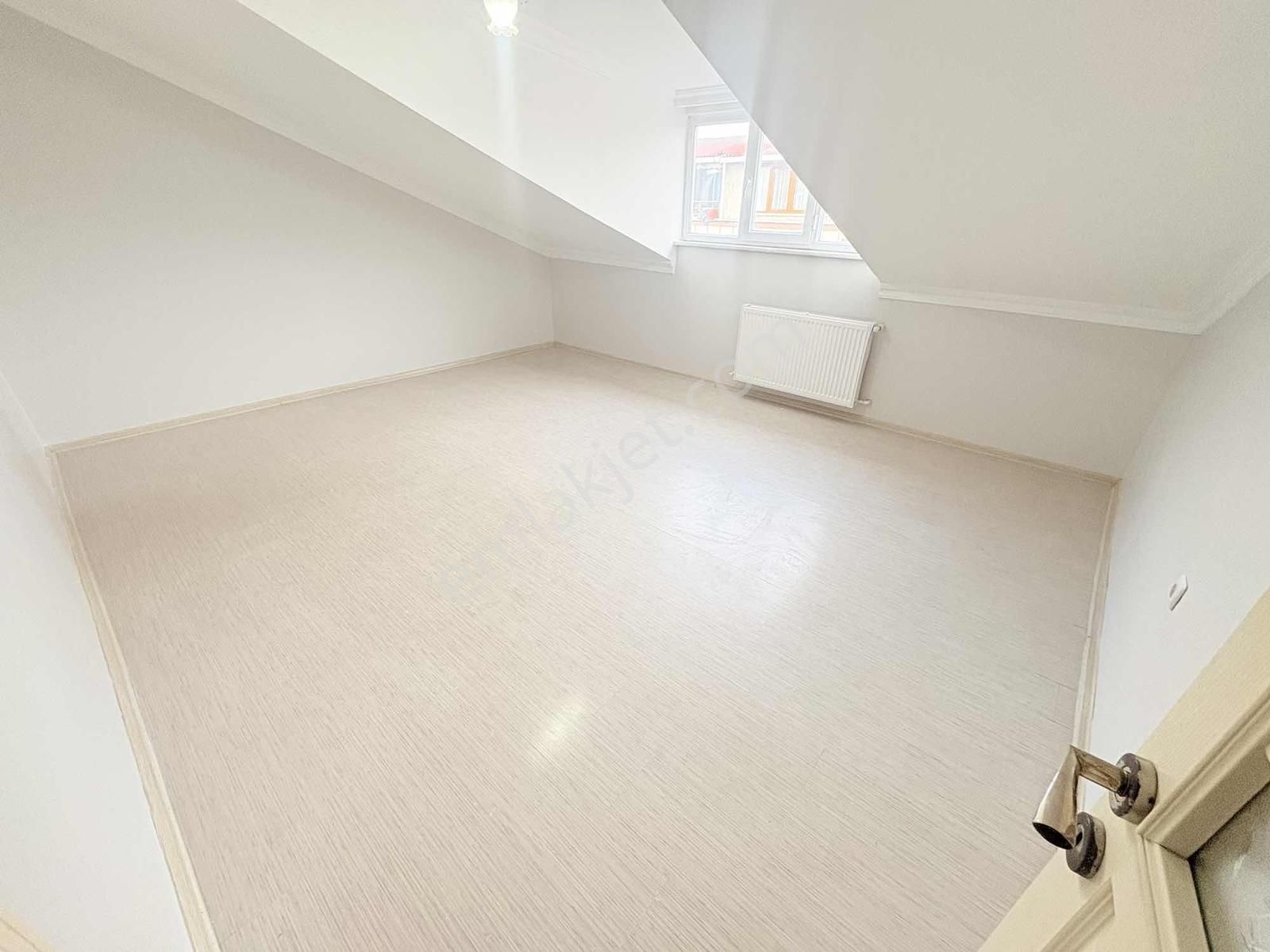 Pusula İnş.tan Cebeci Mah 2+1 10yıllık Çatı Katı Kiralık Daire