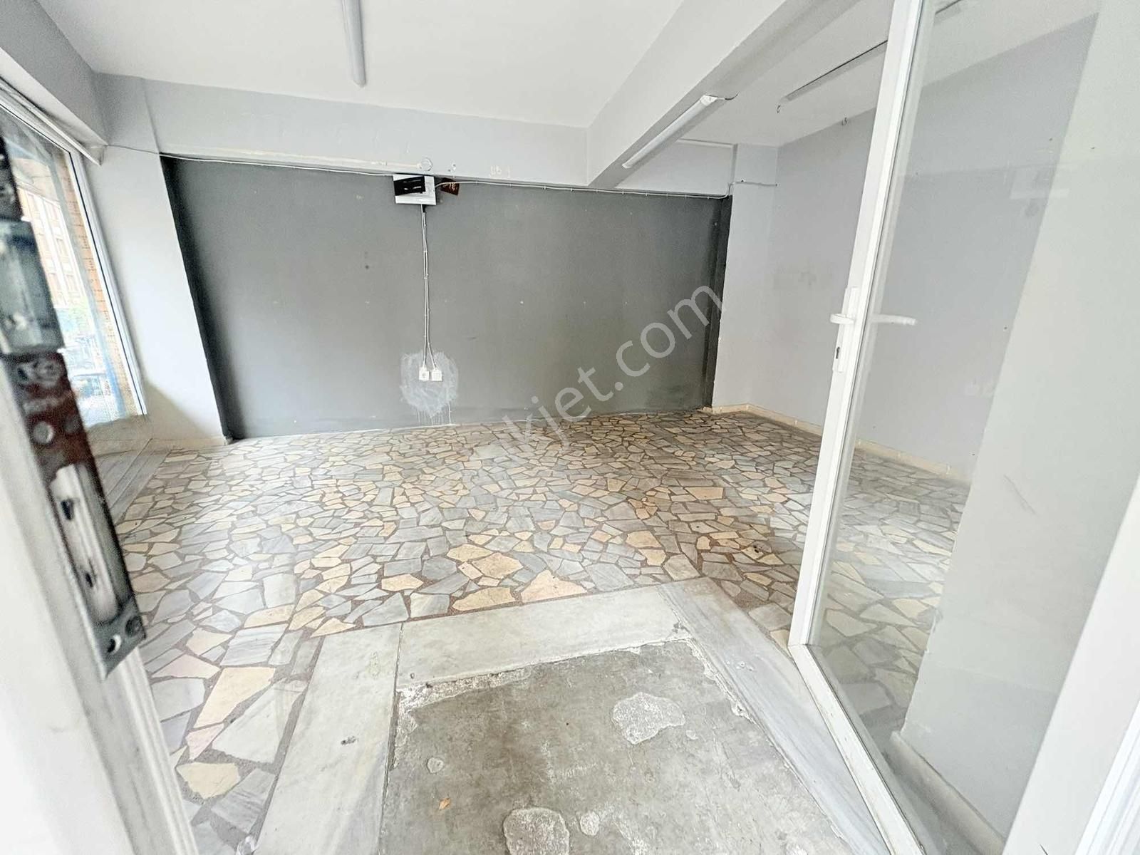 Pusula İnş.tan Cadde Üzeri Merkezi Konumda Giriş Dükkan - Görsel 4