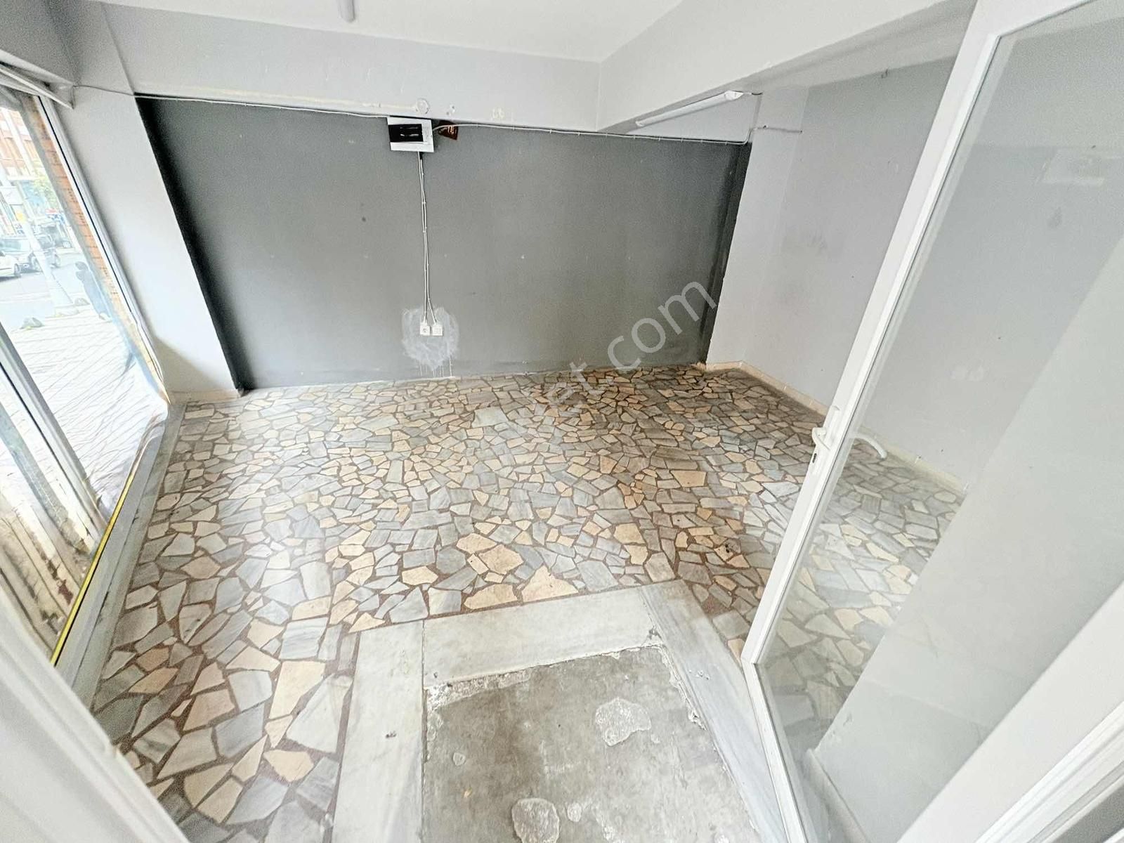 Pusula İnş.tan Cadde Üzeri Merkezi Konumda Giriş Dükkan - Görsel 7