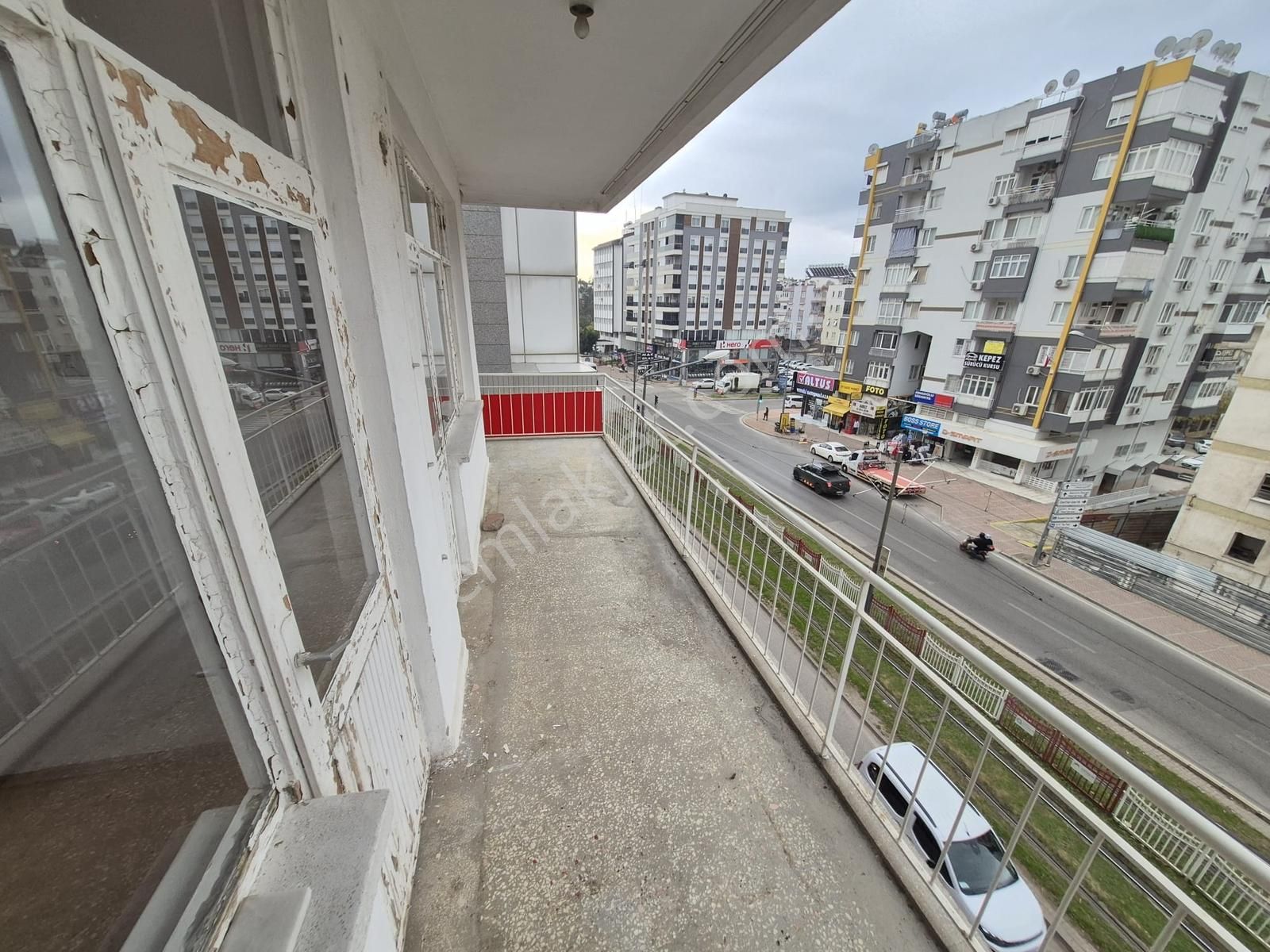 Sedir Mh. Tramvay Yolu Üzerinde 3.kat 2+1 Kiralık Daire - Görsel 8
