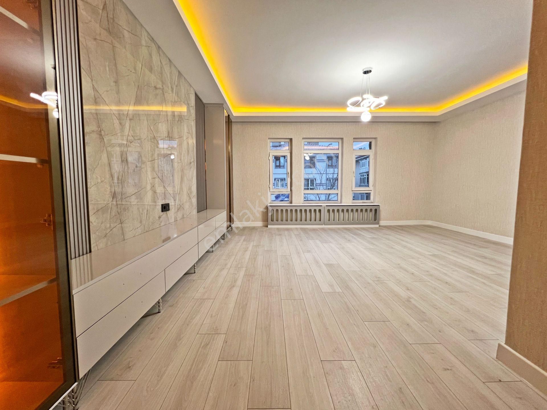 Ayvalı Mah. Etlik Şehir Hastanesi Yakını 1.katta Ön Cephe Süper Lüx Yapılı 3+1 Bağımsız Salon - Görsel 4