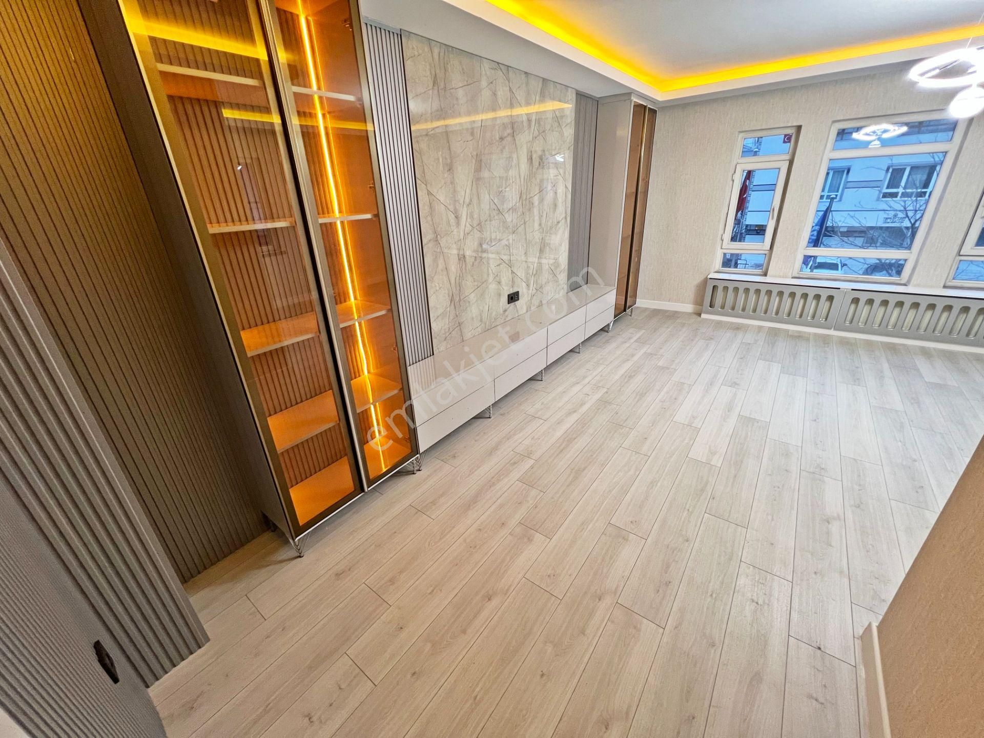 Ayvalı Mah. Etlik Şehir Hastanesi Yakını 1.katta Ön Cephe Süper Lüx Yapılı 3+1 Bağımsız Salon - Görsel 3