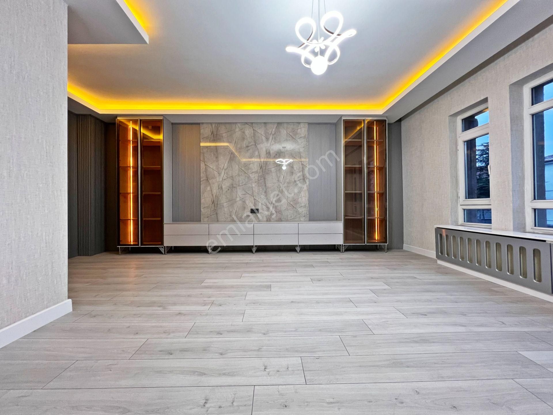 Ayvalı Mah. Etlik Şehir Hastanesi Yakını 1.katta Ön Cephe Süper Lüx Yapılı 3+1 Bağımsız Salon - Görsel 9