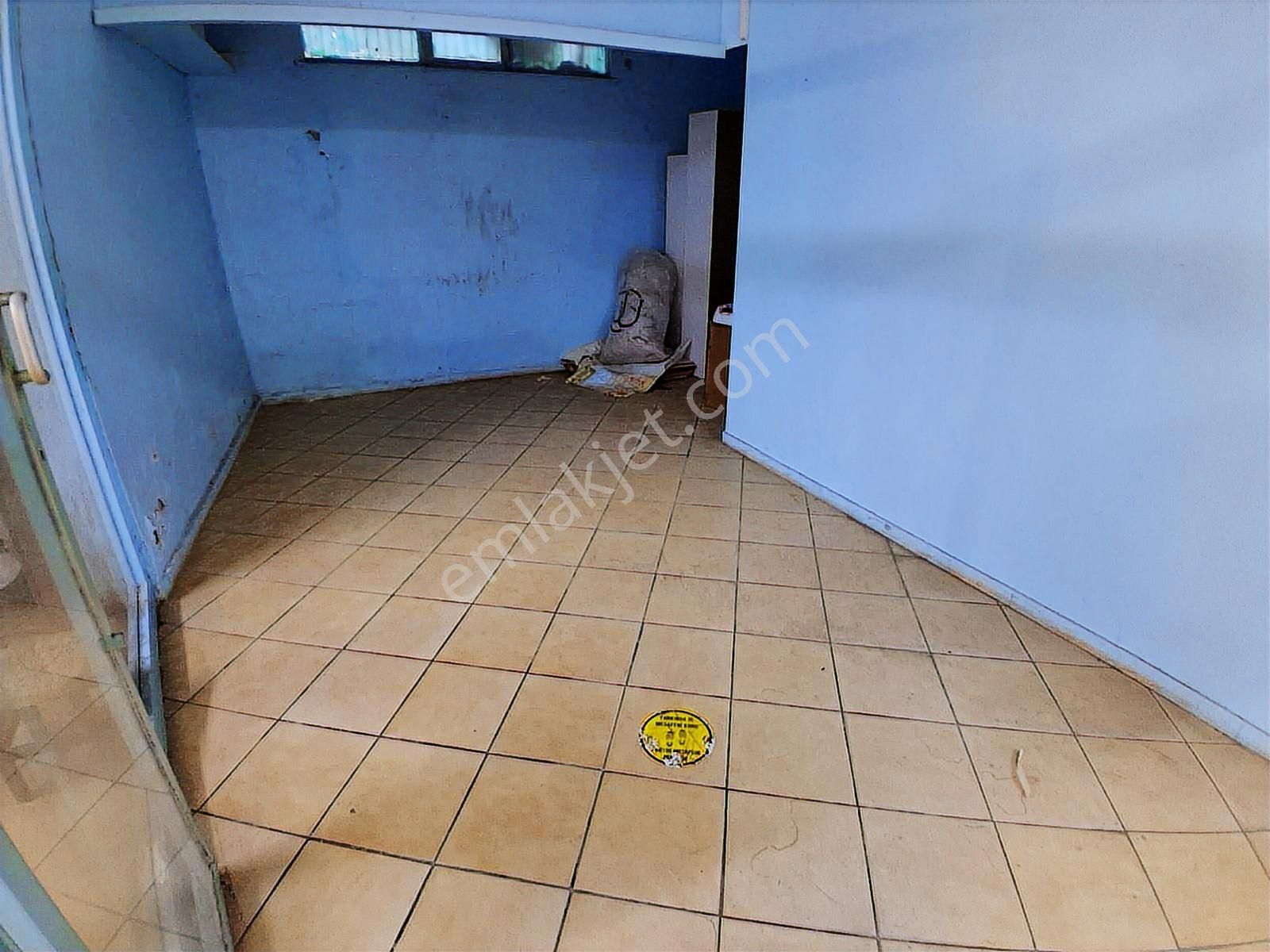 Kanarya'da Pasajda Kiralık Dükkan - İşyeri - Görsel 5