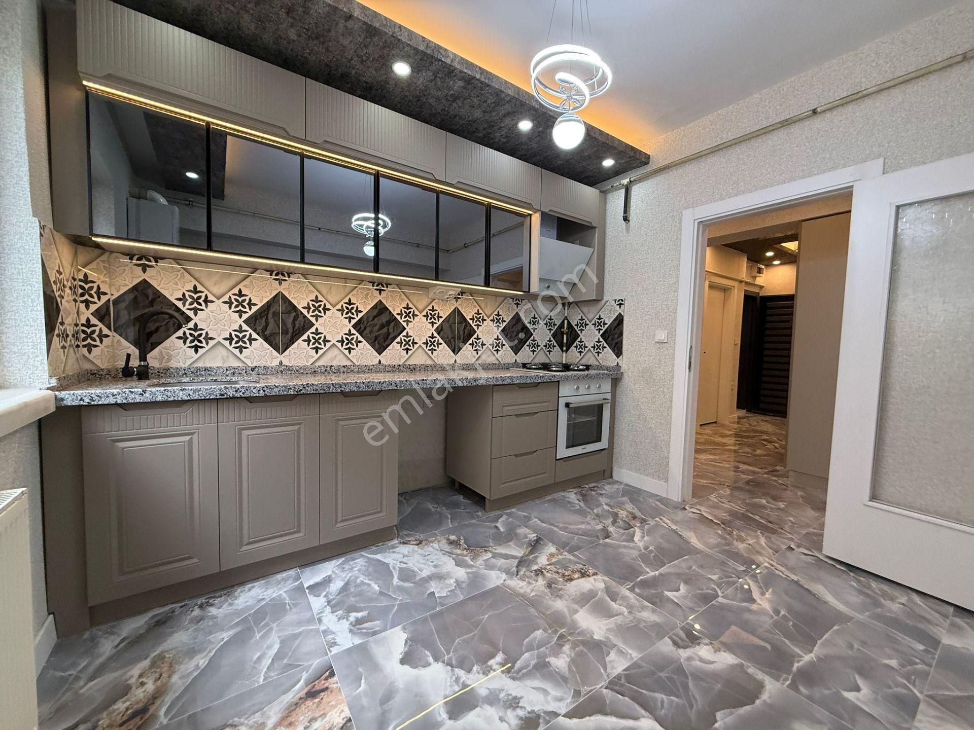 Bilgen Vatan'dan Fatih Cadde Üstü Bağımsız Salon İçi Megalüks Yapılı Orta Kat 3+1 Satılık Daire - Görsel 13