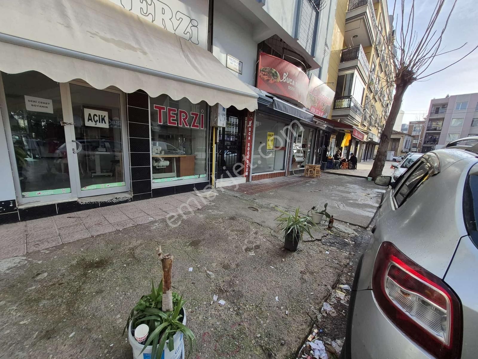 Buca Üçkuyular'da/işlekyerde/kepenkli,önüne Bahçesi Olan/dükkan(berber,dönerci,ofis. İşlere Uygun) - Görsel 5