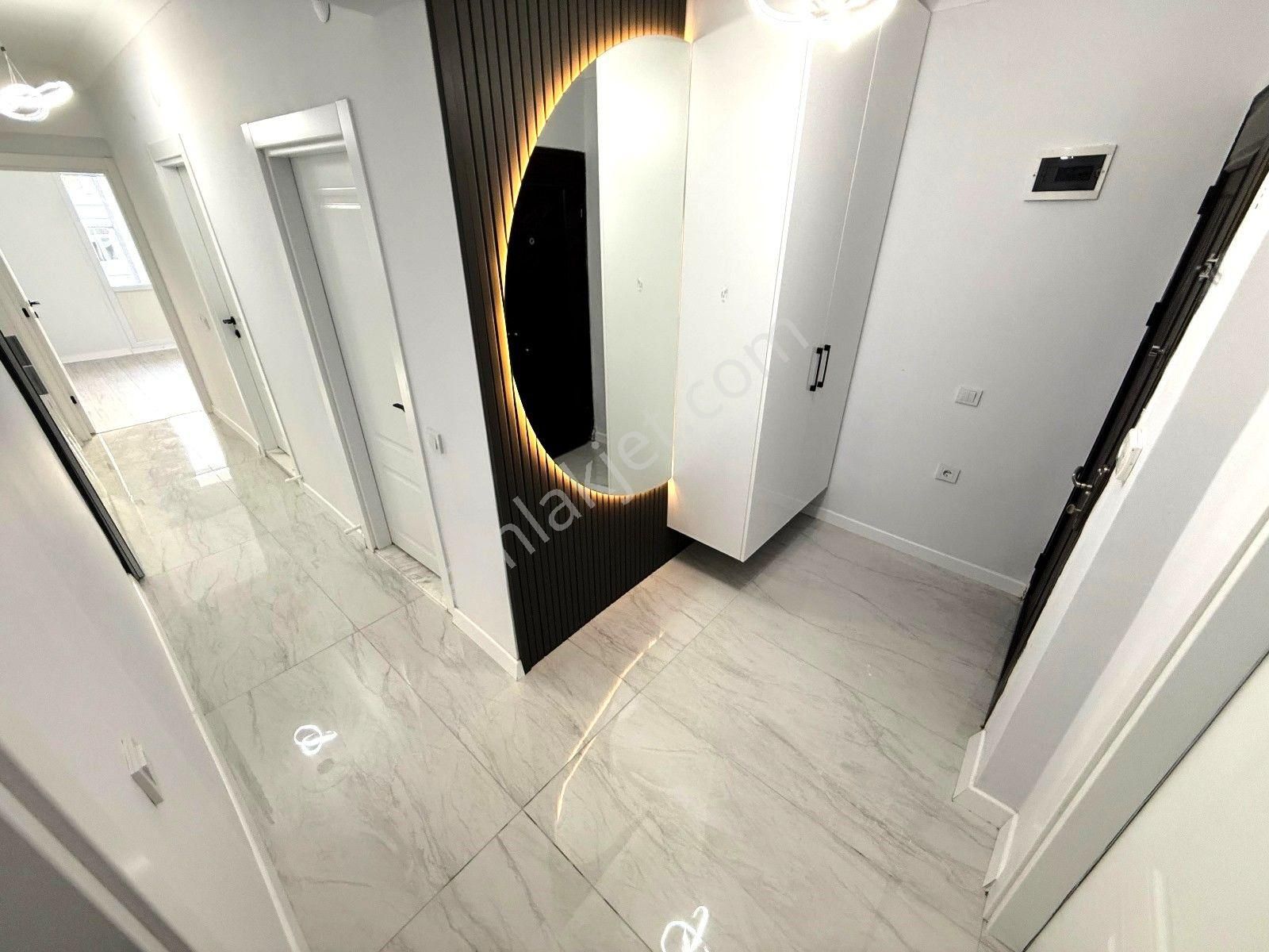 𝄞melodi'den İkizçay'da Doğa Manzaralı Arakat Ön Cephe Ayrı Mutfaklı 3+1 Fırsat Daire - Görsel 3