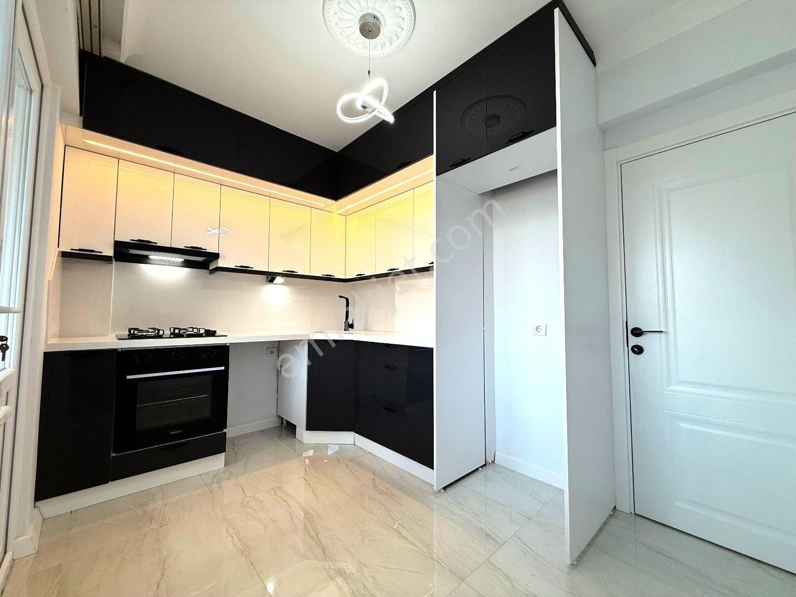 𝄞melodi'den İkizçay'da Doğa Manzaralı Arakat Ön Cephe Ayrı Mutfaklı 3+1 Fırsat Daire - Görsel 2