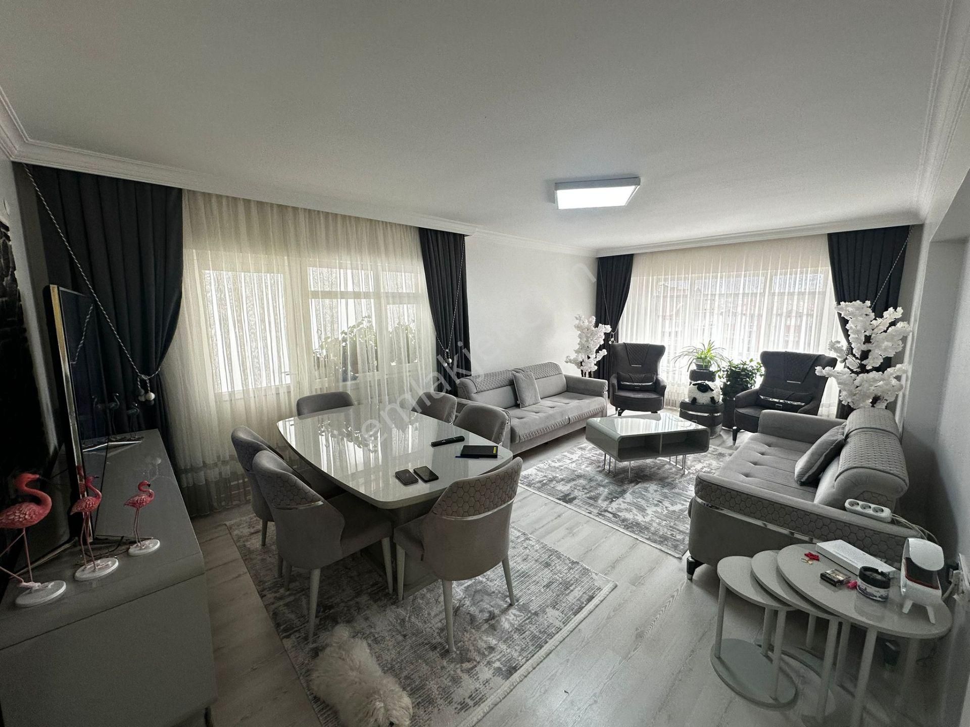 Pursaklar Kalecik Emlak'tan Merkez'de K.teras Balkonlu Emsalsiz 6+1 Dublex