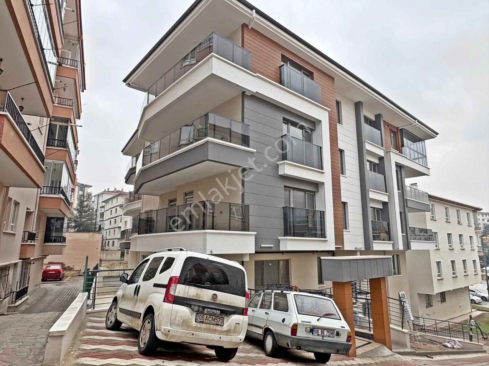 3+1 1.kat Çift Balkonlu Oturuma Hazır Bölgenin Emsalsiz Yapısı