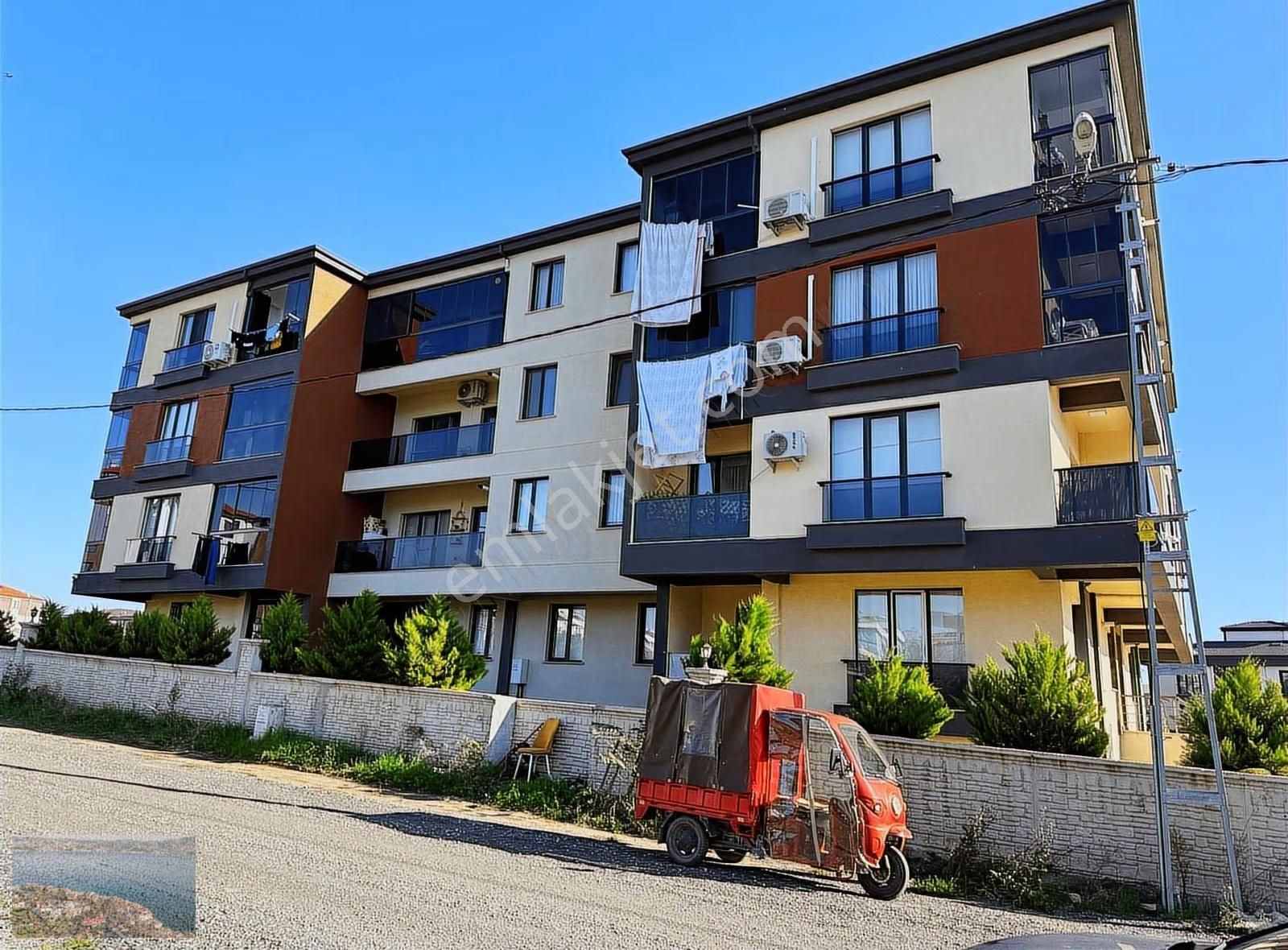 Selimpaşa Merkez'de Yeni Bina Kiralık 2+1 Arakat Daire!