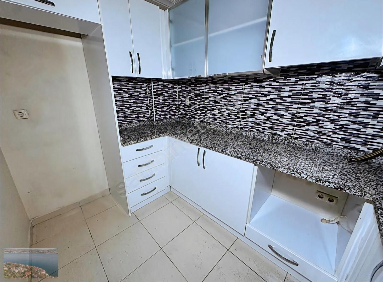 Kw | Metrobüse 2 Dk 2+1 Çift Cephe Ferah Masrafsız Kiralık Daire - Görsel 17