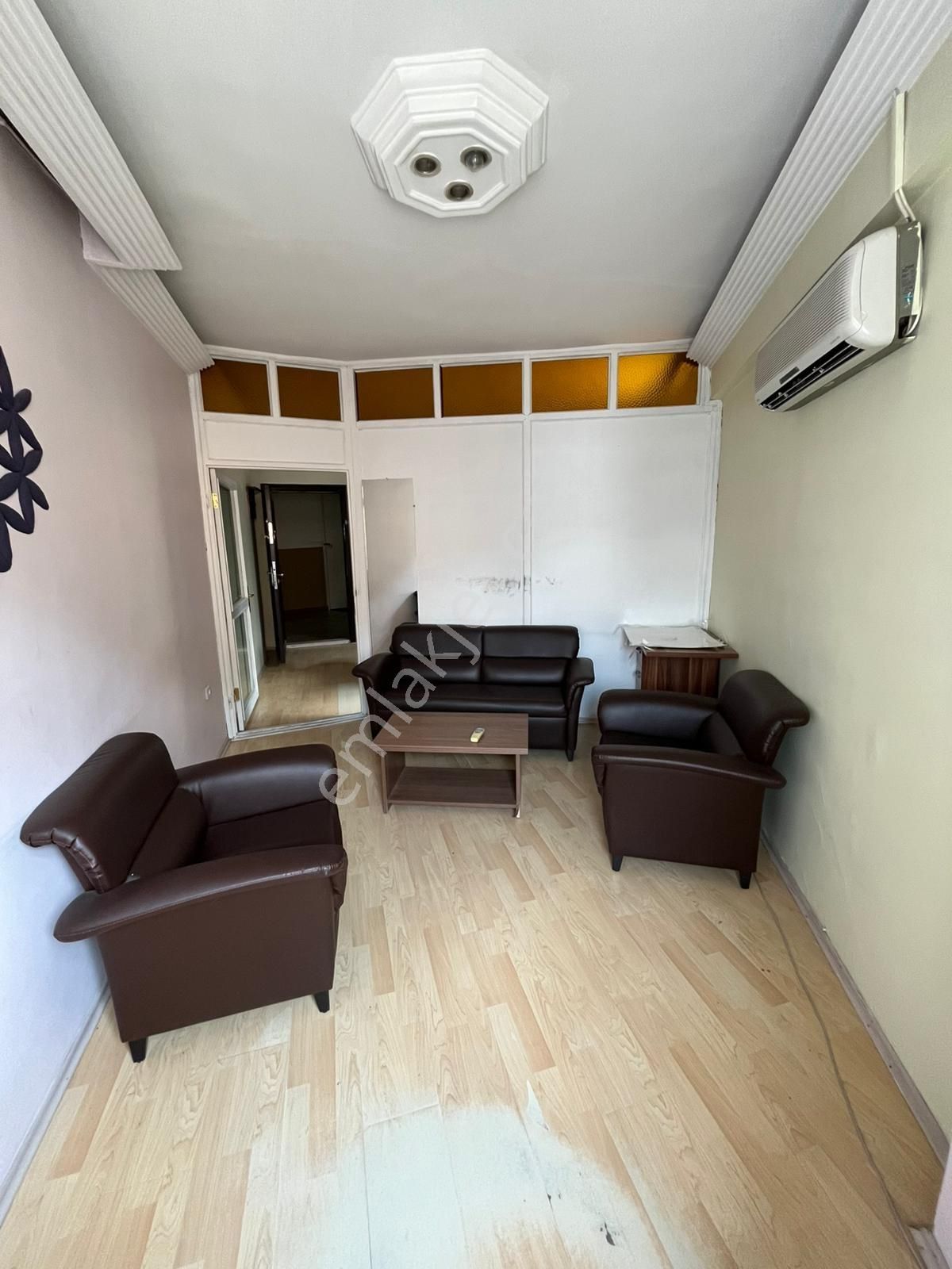 Şekerlerden Heykelde Eşyalı 1+1 Kiralık Ofis - Görsel 5