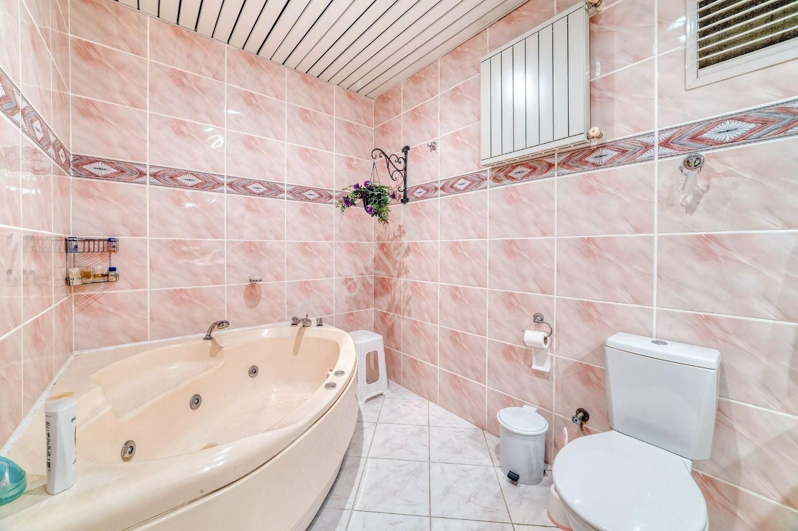 Alanya Cumhuriyet Mahallesi’nde Tam Deniz Manzaralı, Merkezi Konumda 3+1 Daire - Görsel 18