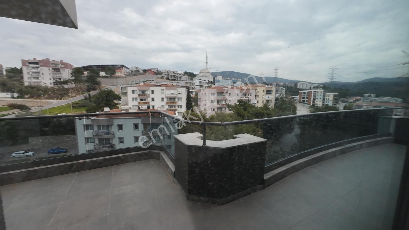 Bornova Evka 3 Site İçerisinde Lüks Dubleks 4+1 Kiralık Daire