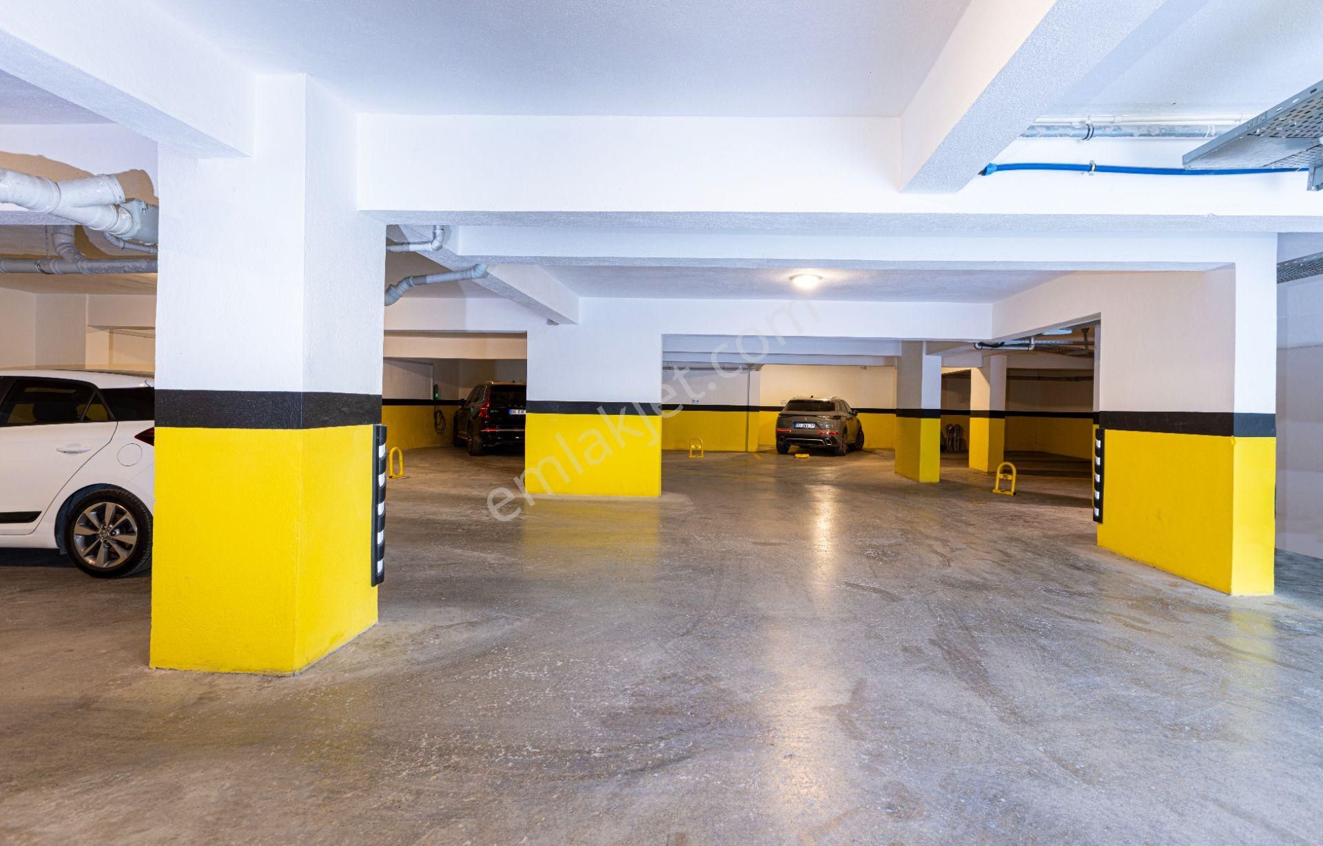 Bornova Evka 3 Site İçerisinde Lüks Dubleks 4+1 Kiralık Daire - Görsel 28