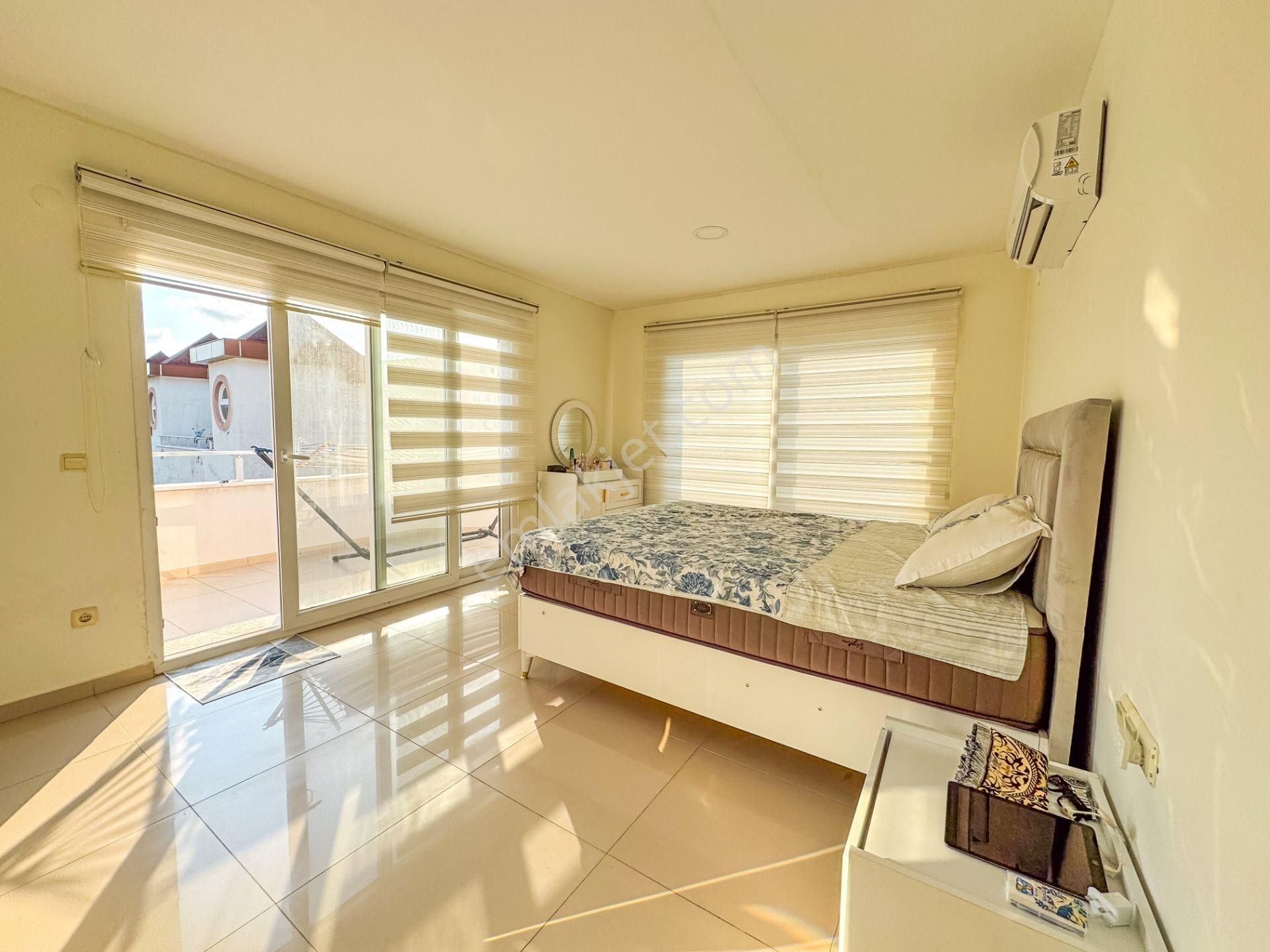 Alanya Kestelde Satılık 3+1 Lüks Eşyalı Dubleks Daire - Görsel 21