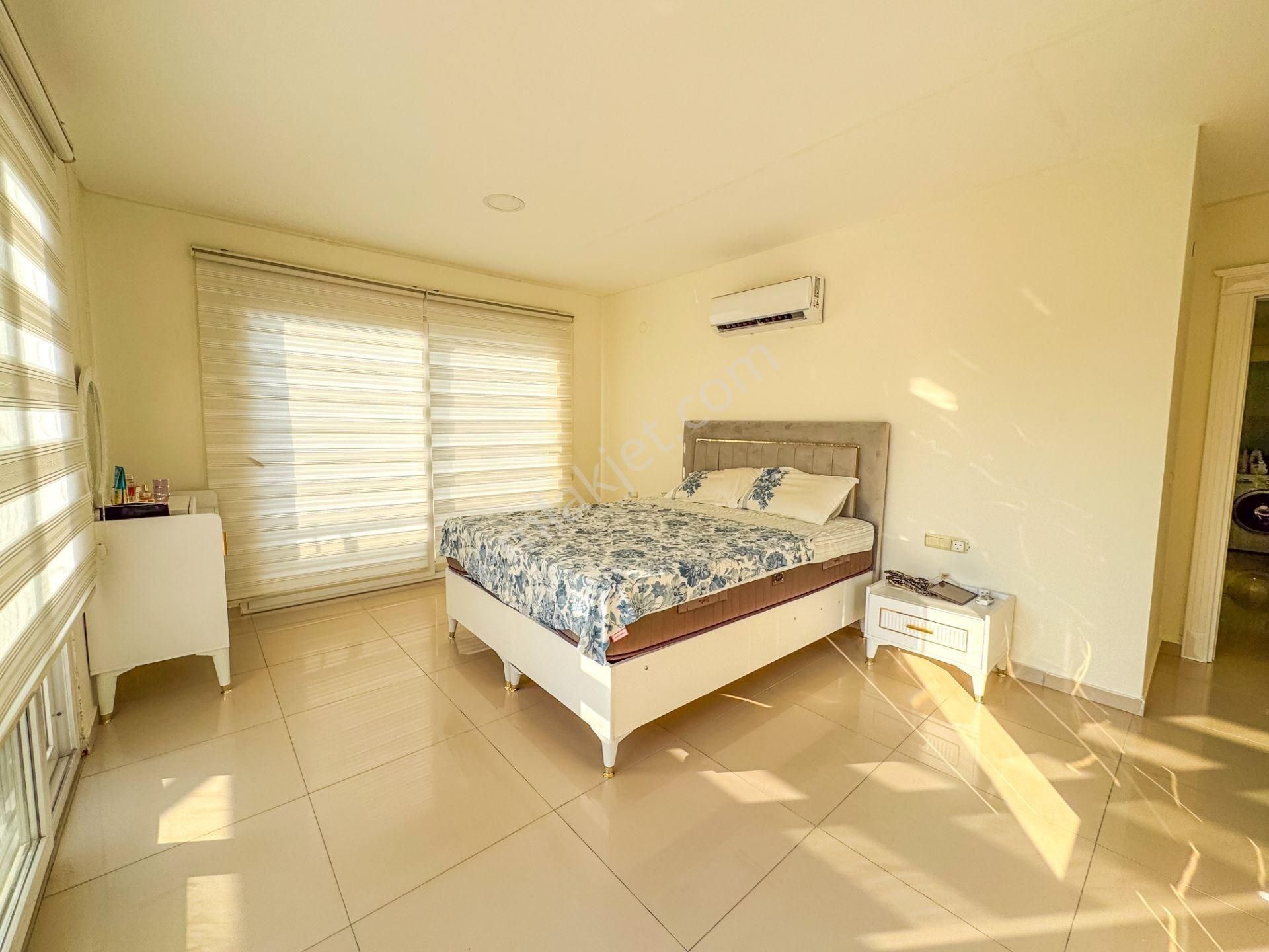 Alanya Kestelde Satılık 3+1 Lüks Eşyalı Dubleks Daire - Görsel 22