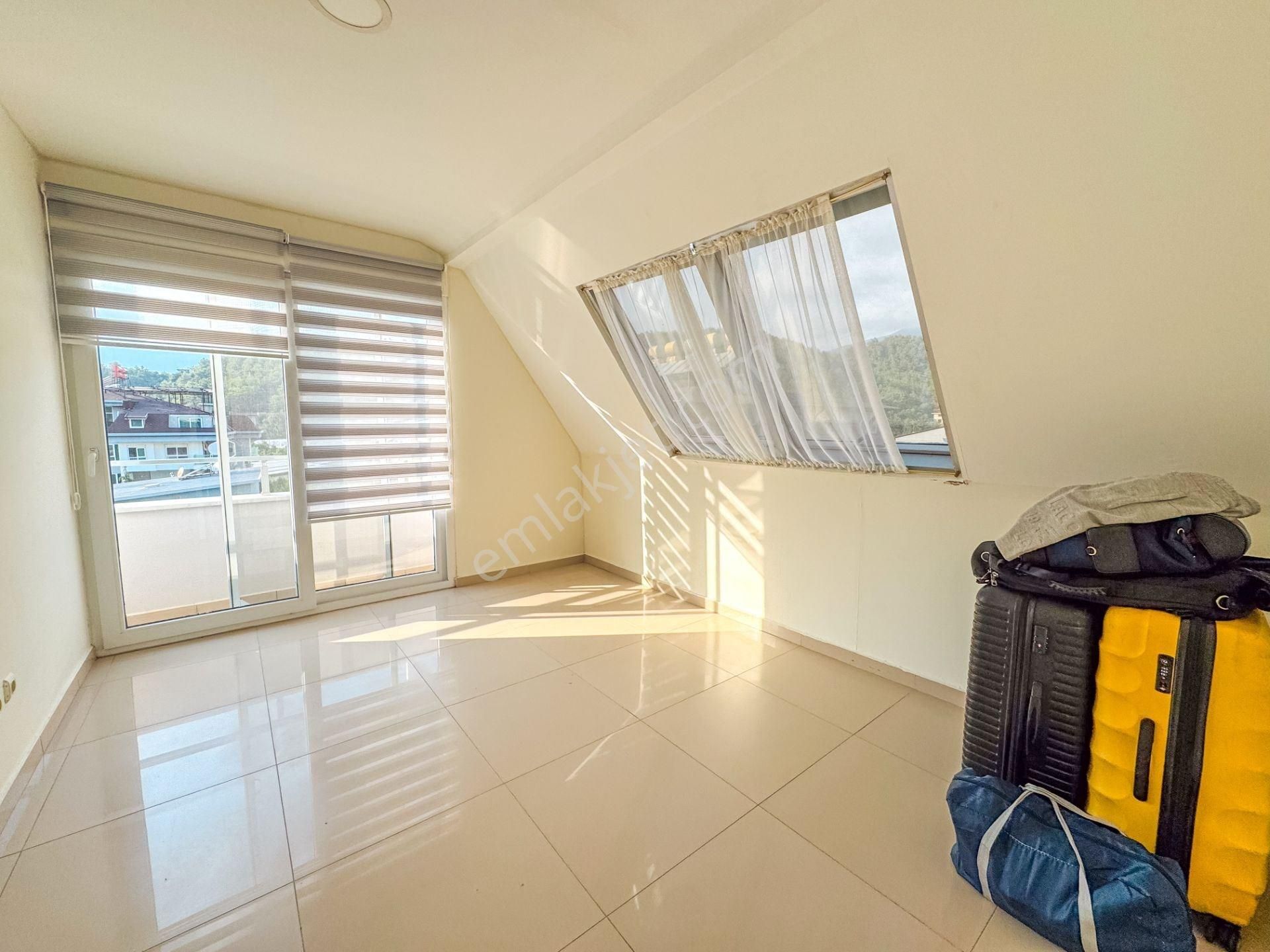 Alanya Kestelde Satılık 3+1 Lüks Eşyalı Dubleks Daire - Görsel 14