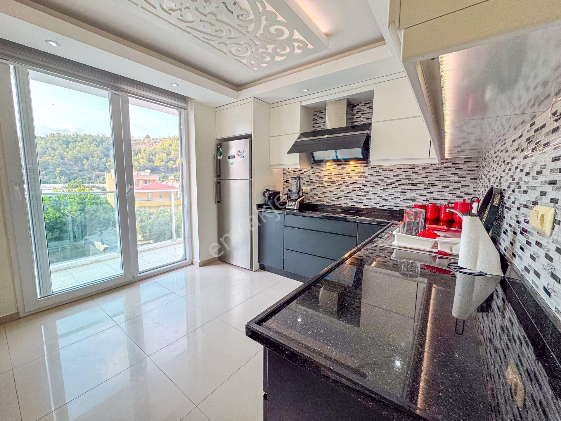 Alanya Kestelde Satılık 3+1 Lüks Eşyalı Dubleks Daire - Görsel 10