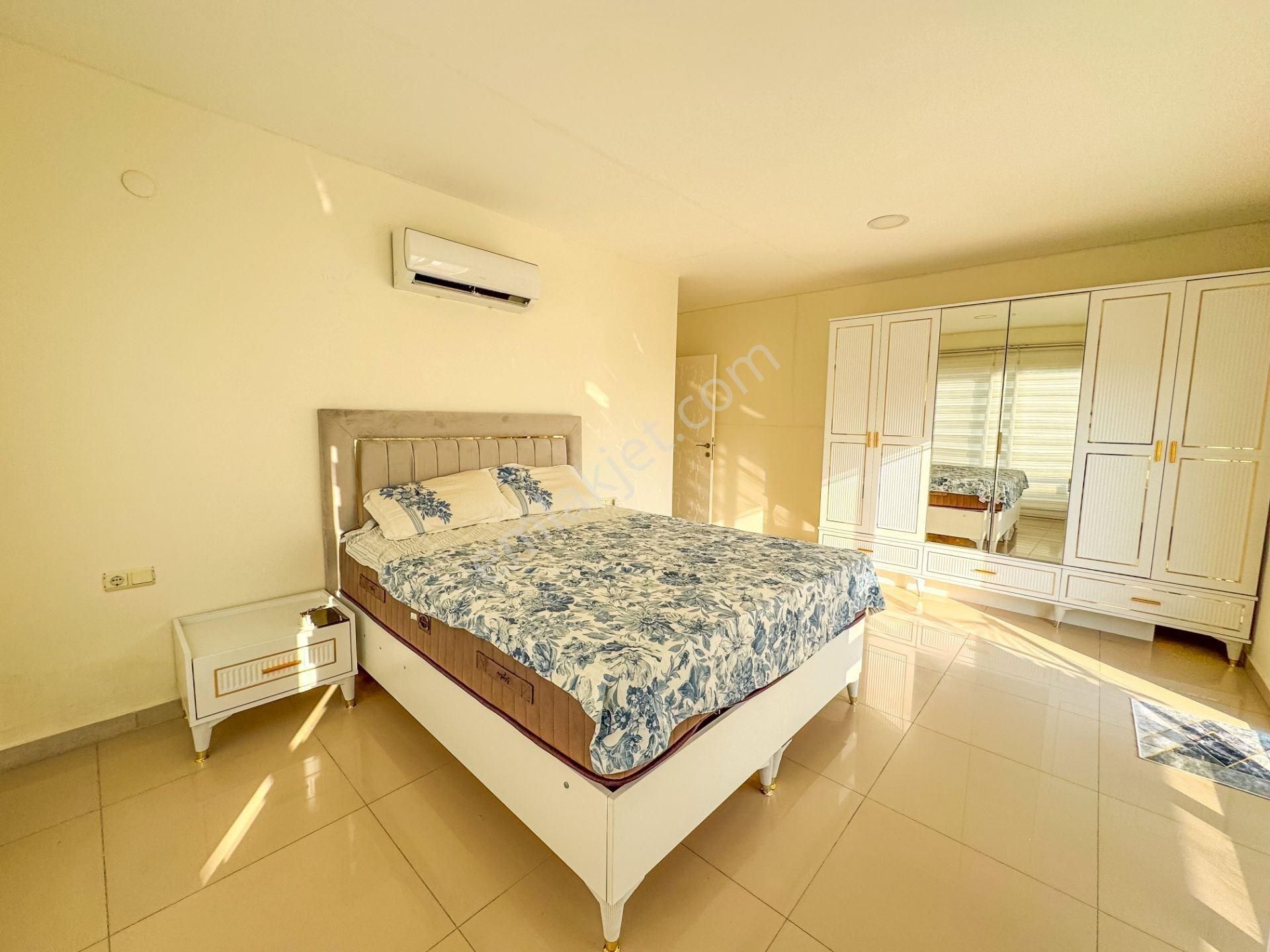 Alanya Kestelde Satılık 3+1 Lüks Eşyalı Dubleks Daire - Görsel 23